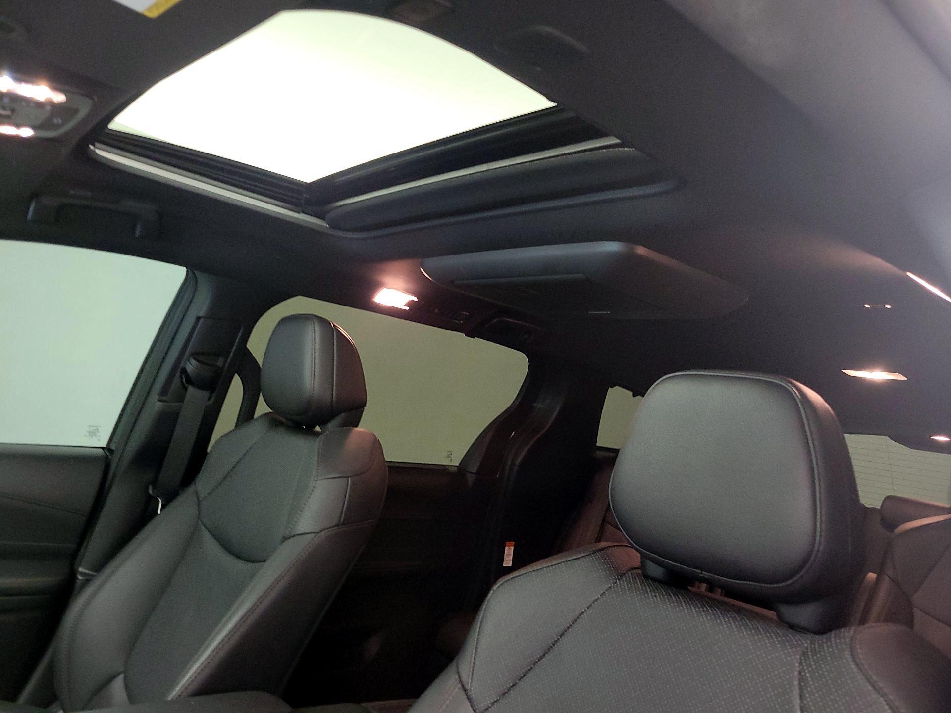 Thumbnail: 2025 Toyota Sienna - 20