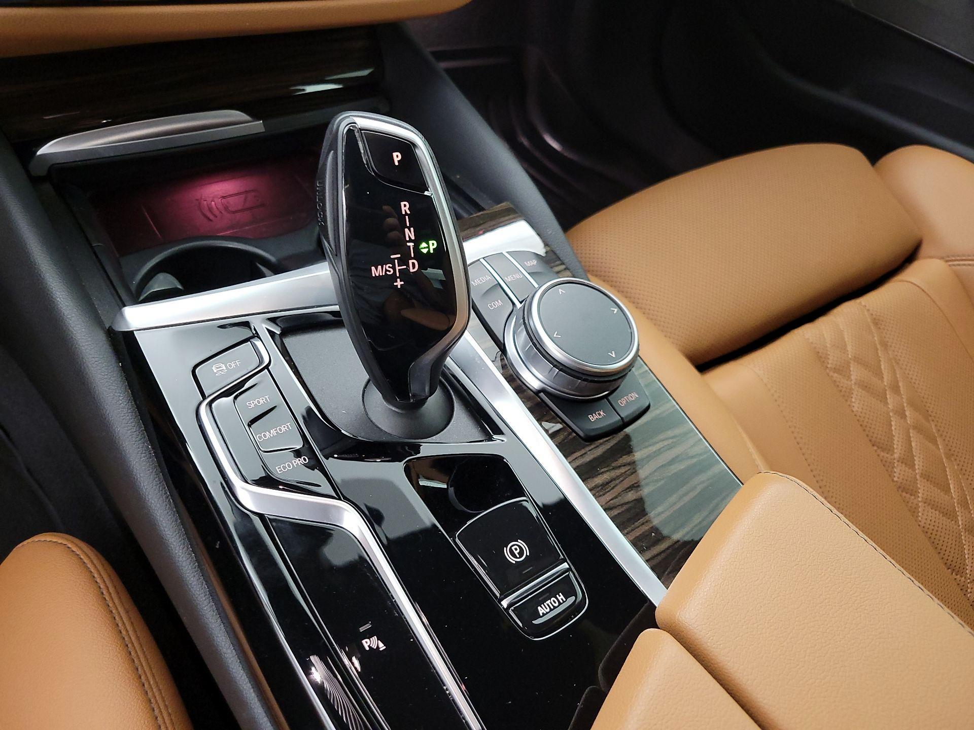 Thumbnail: 2022 BMW 5 Series - 18