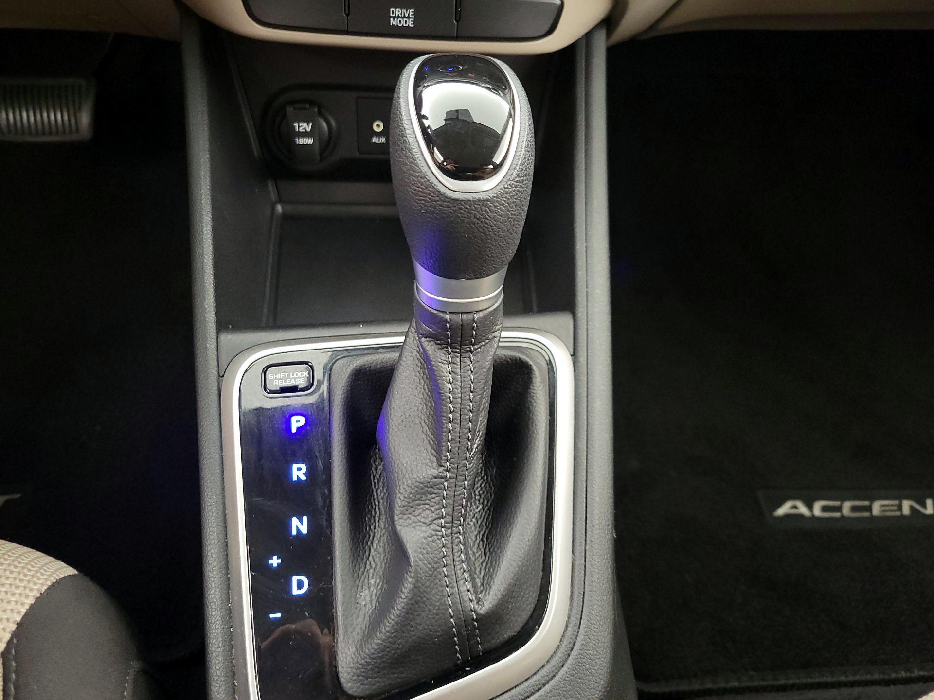 Thumbnail: 2022 Hyundai Accent - 17
