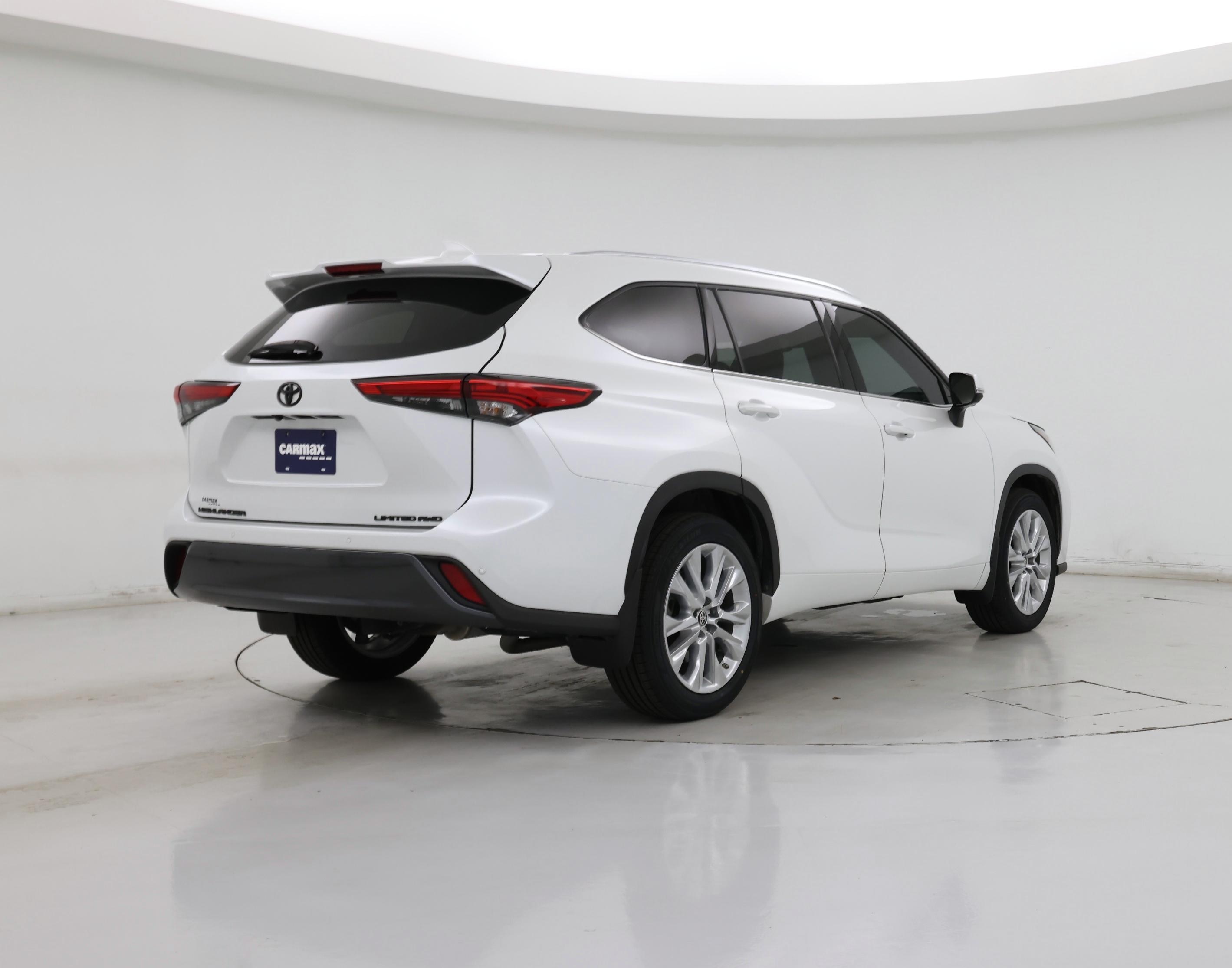 Thumbnail: 2022 Toyota Highlander - 8