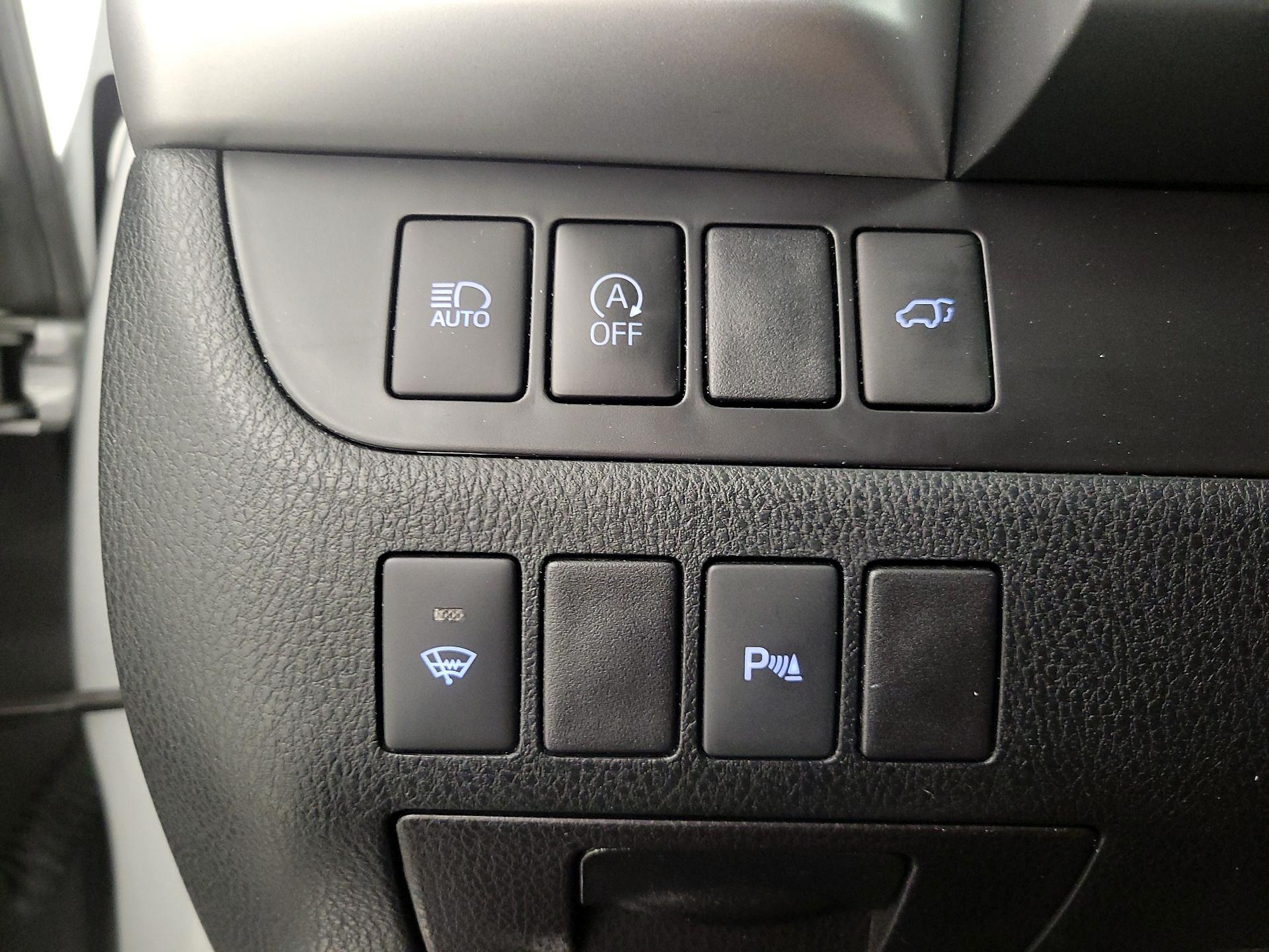 Thumbnail: 2019 Toyota Highlander - 13