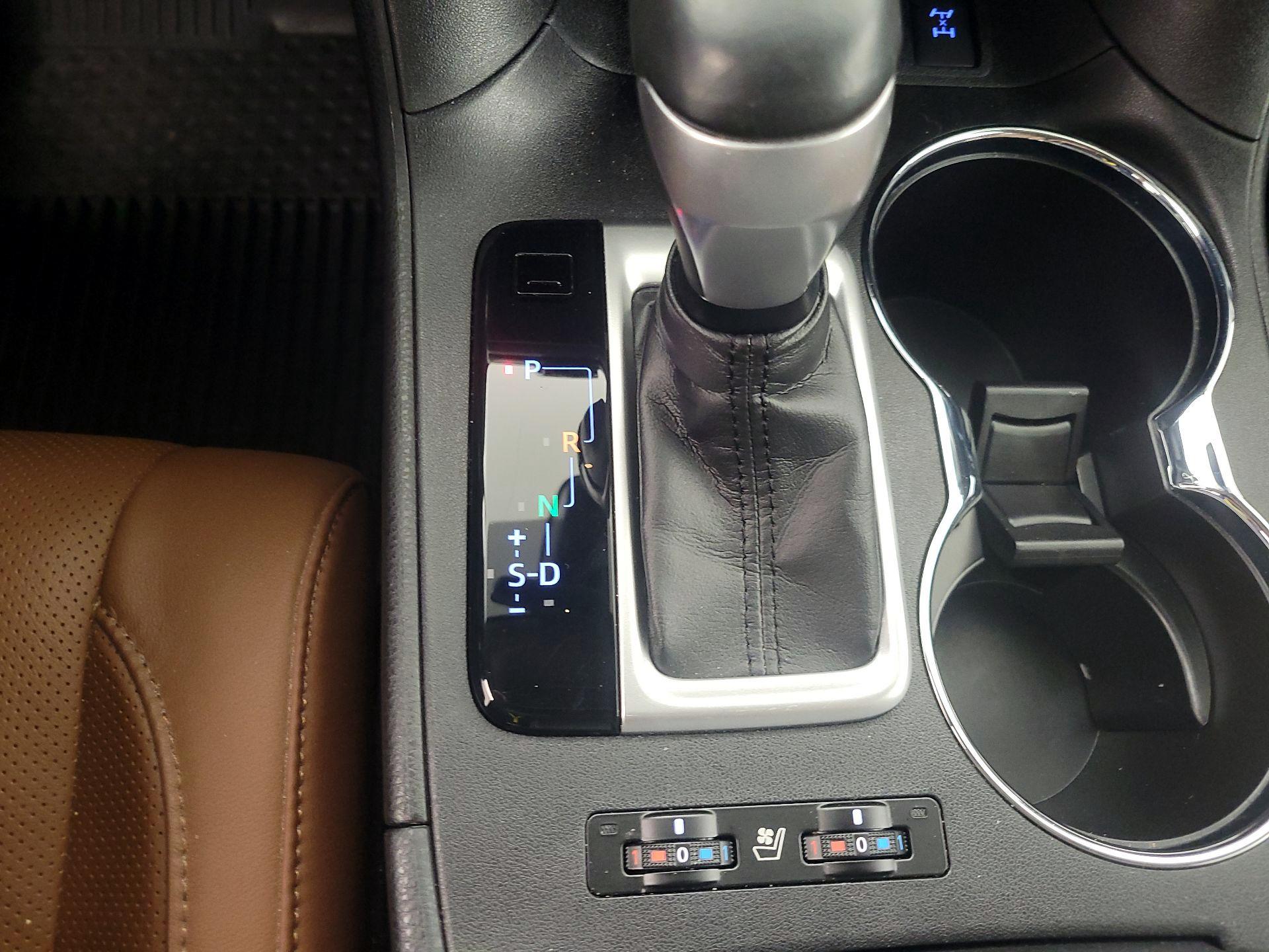 Thumbnail: 2019 Toyota Highlander - 18