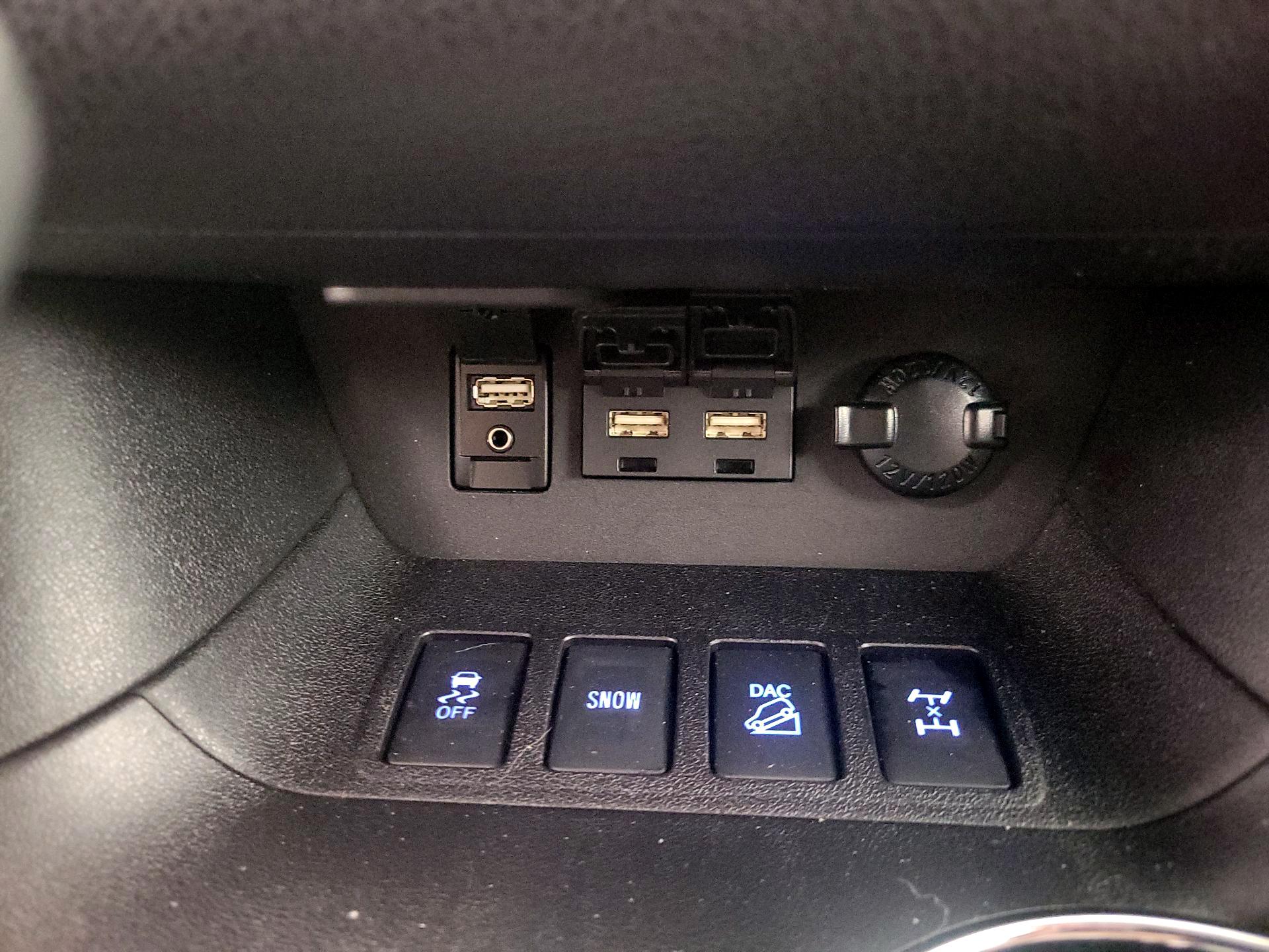 Thumbnail: 2019 Toyota Highlander - 19