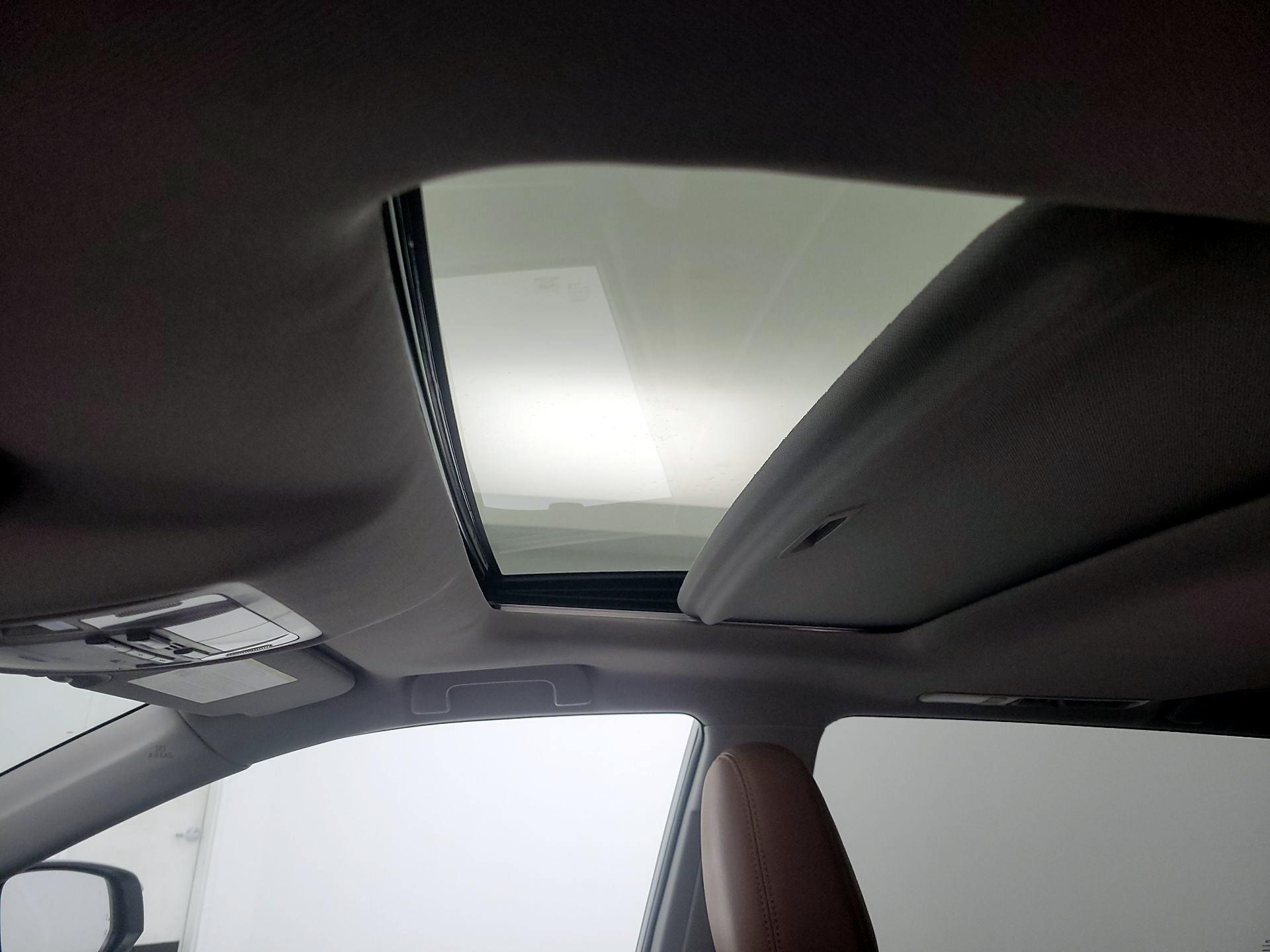 Thumbnail: 2019 Toyota Highlander - 20