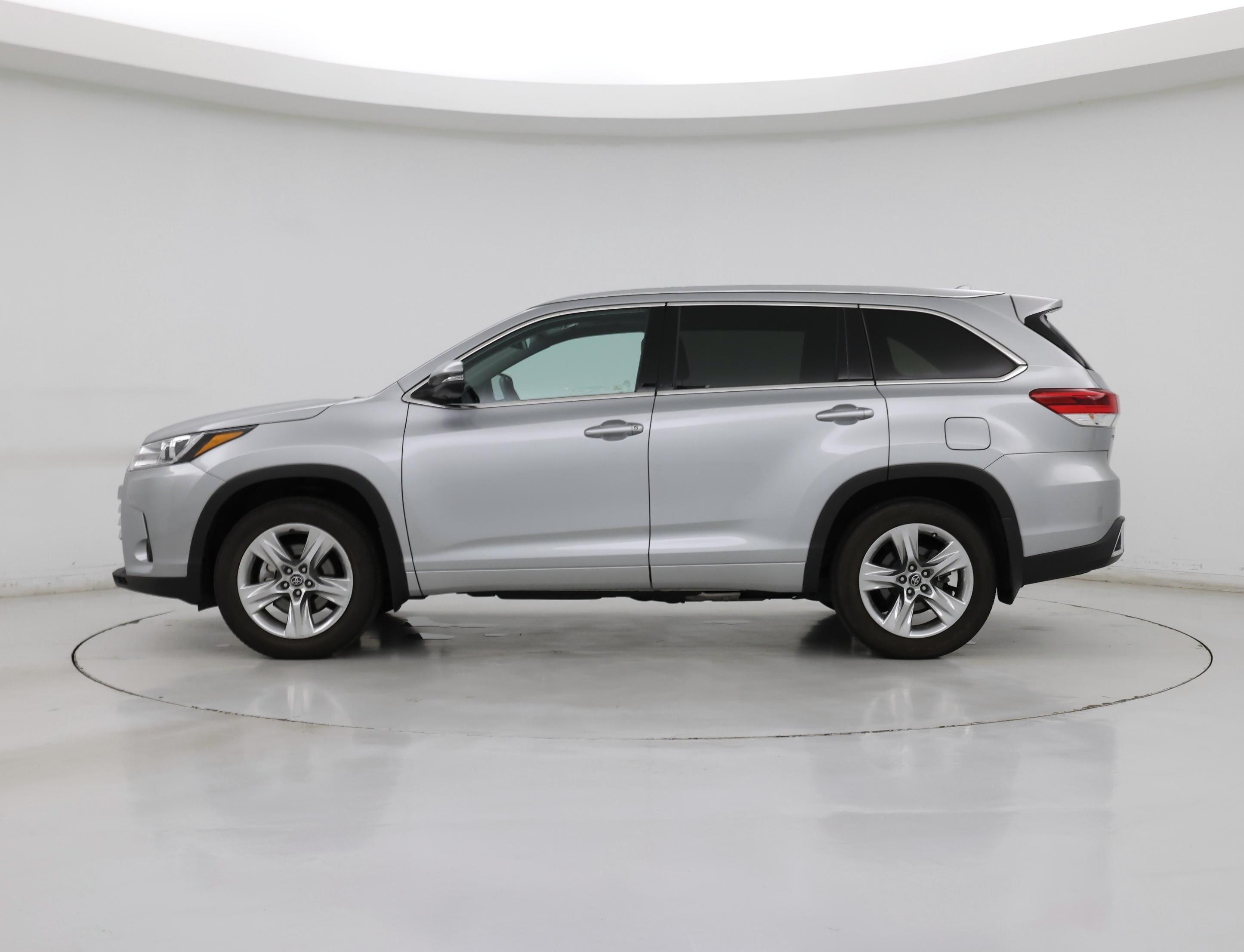 Thumbnail: 2019 Toyota Highlander - 3
