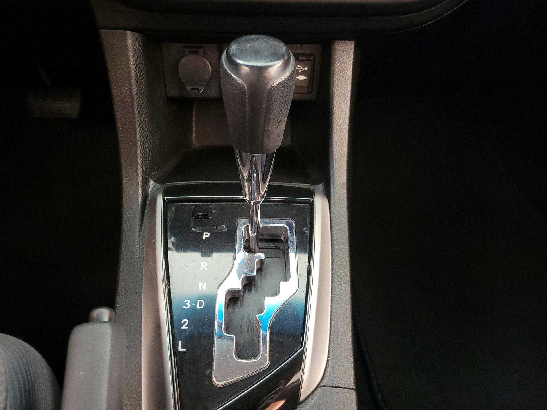 Thumbnail: 2015 Toyota Corolla - 16