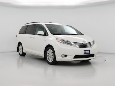White 2017 Toyota Sienna Limited
