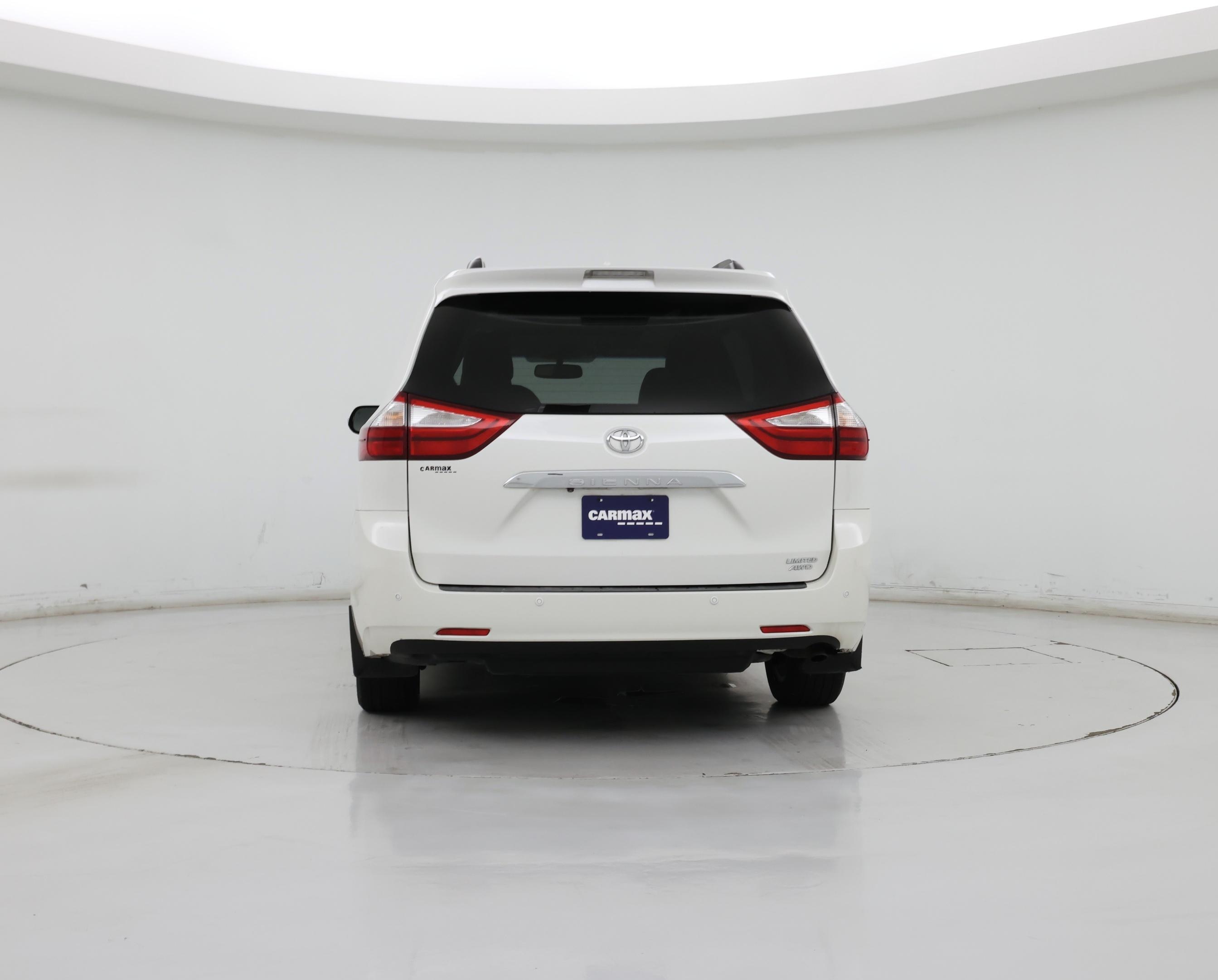 Thumbnail: 2017 Toyota Sienna - 6