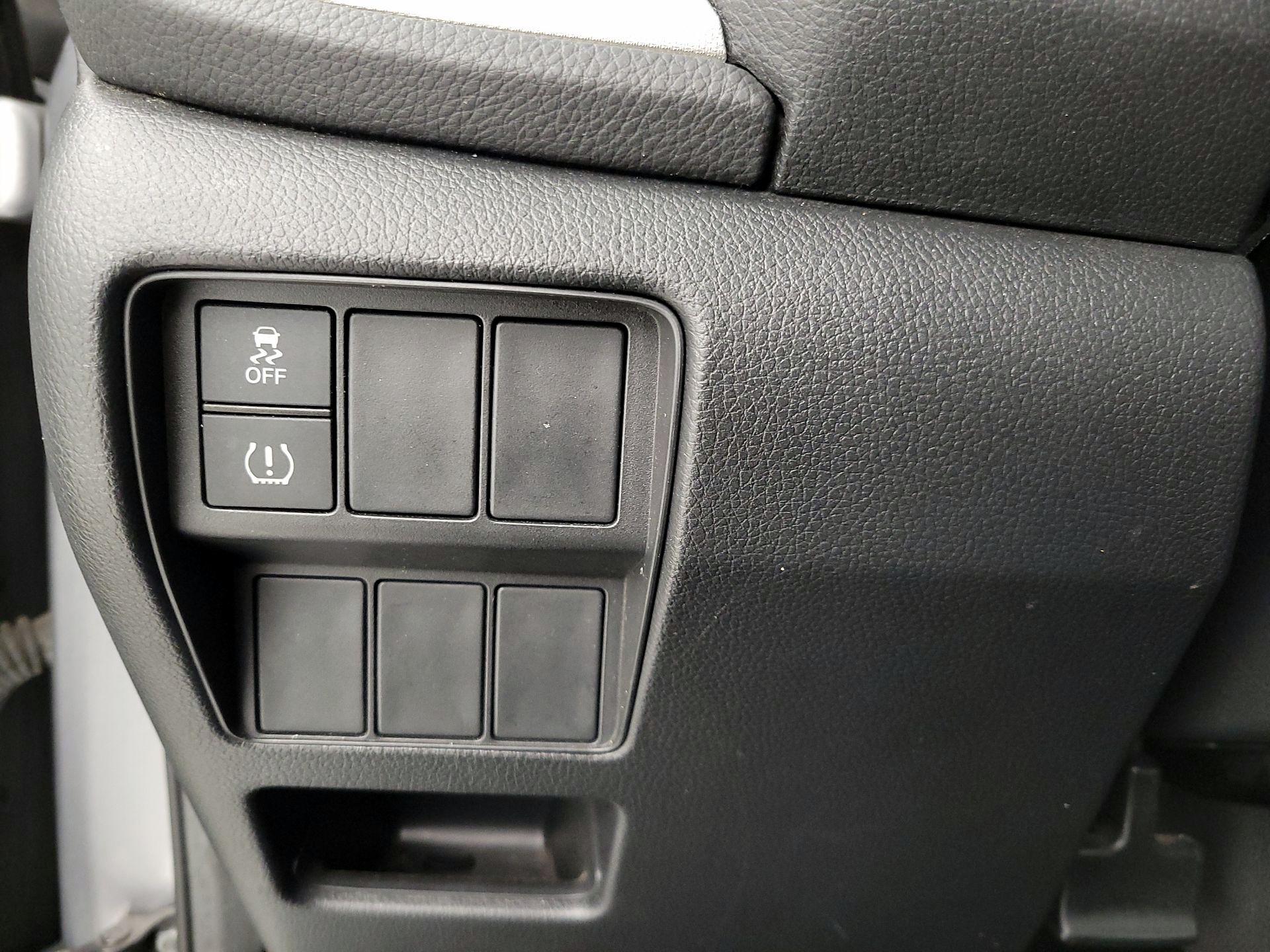 Thumbnail: 2017 Honda CR-V - 13