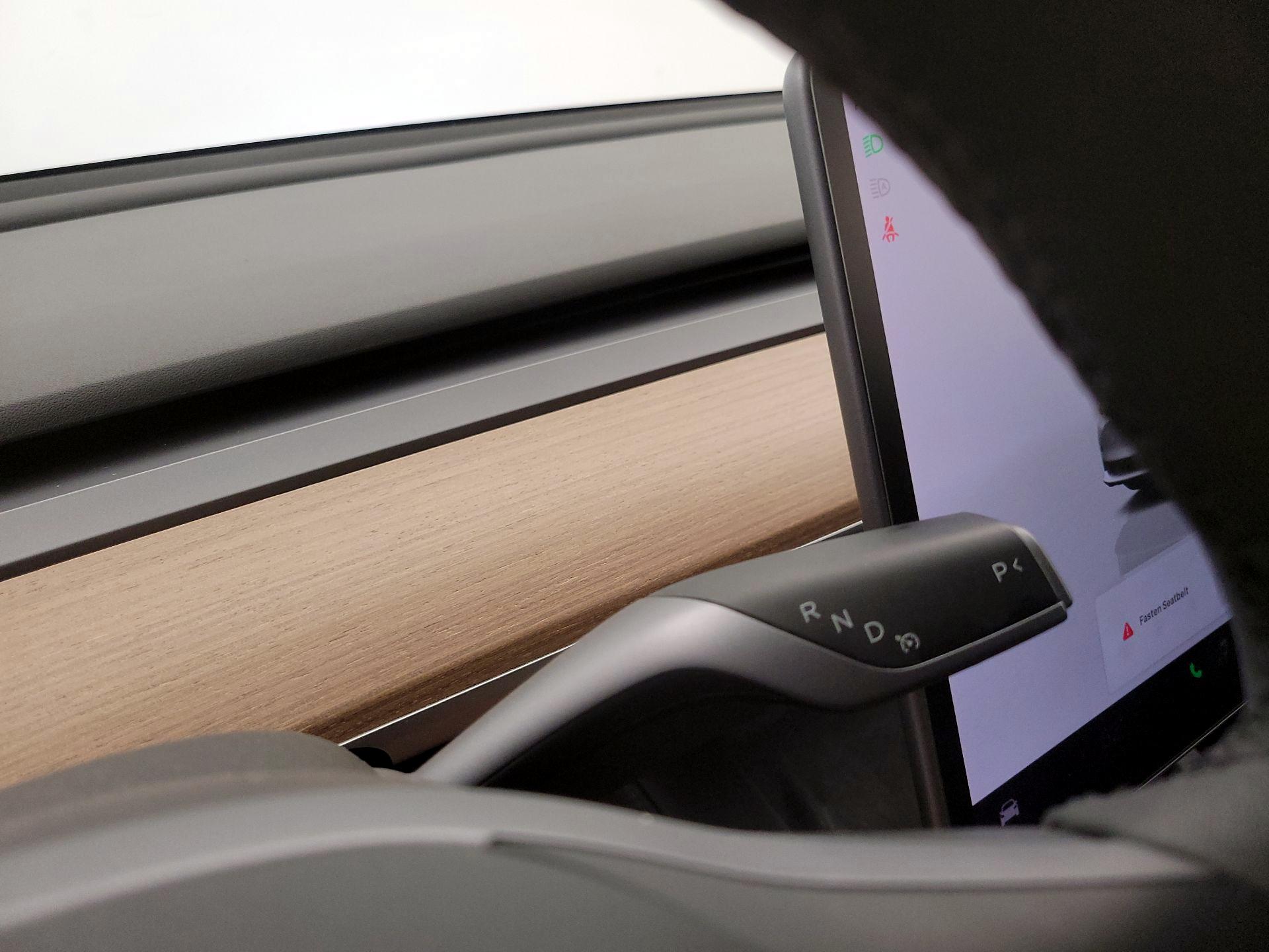 Thumbnail: 2022 Tesla Model 3 - 15