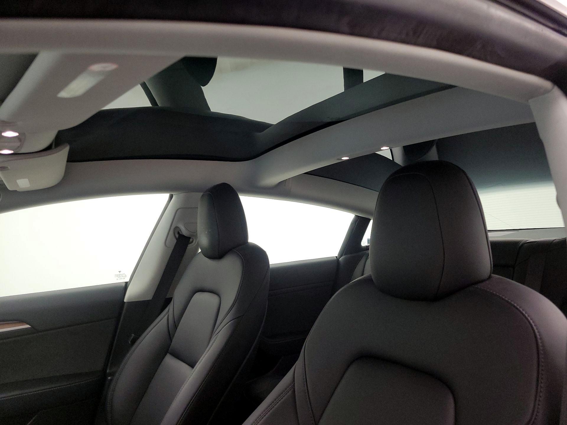 Thumbnail: 2022 Tesla Model 3 - 16