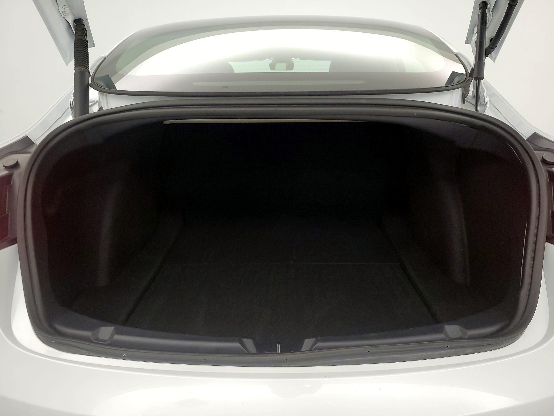 Thumbnail: 2022 Tesla Model 3 - 18