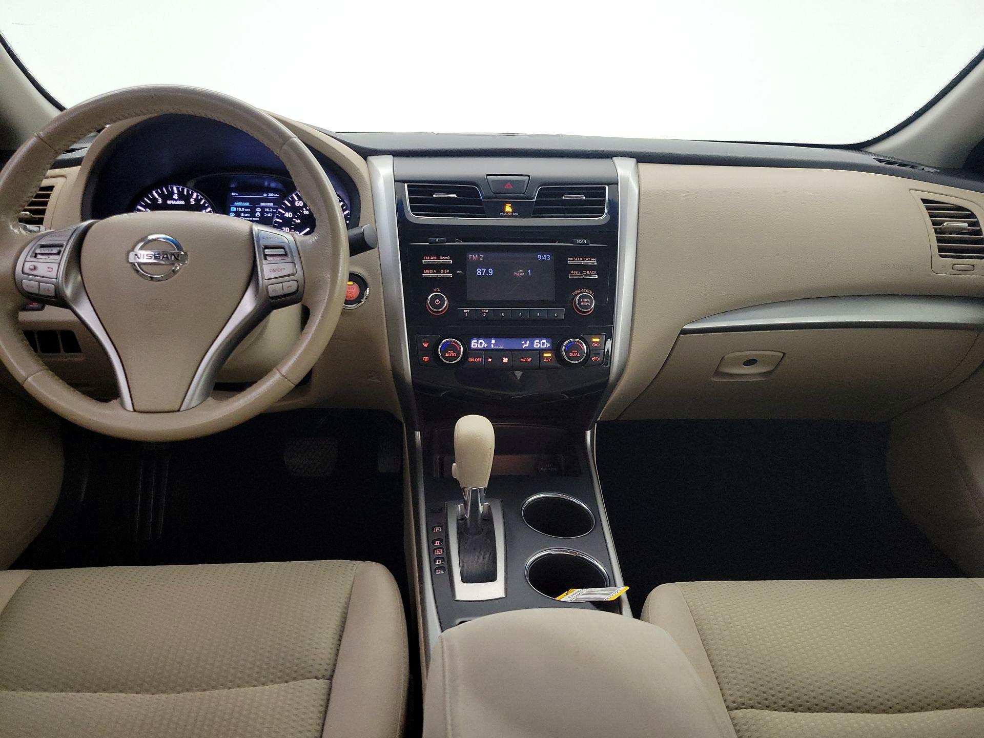 Thumbnail: 2015 Nissan Altima - 9