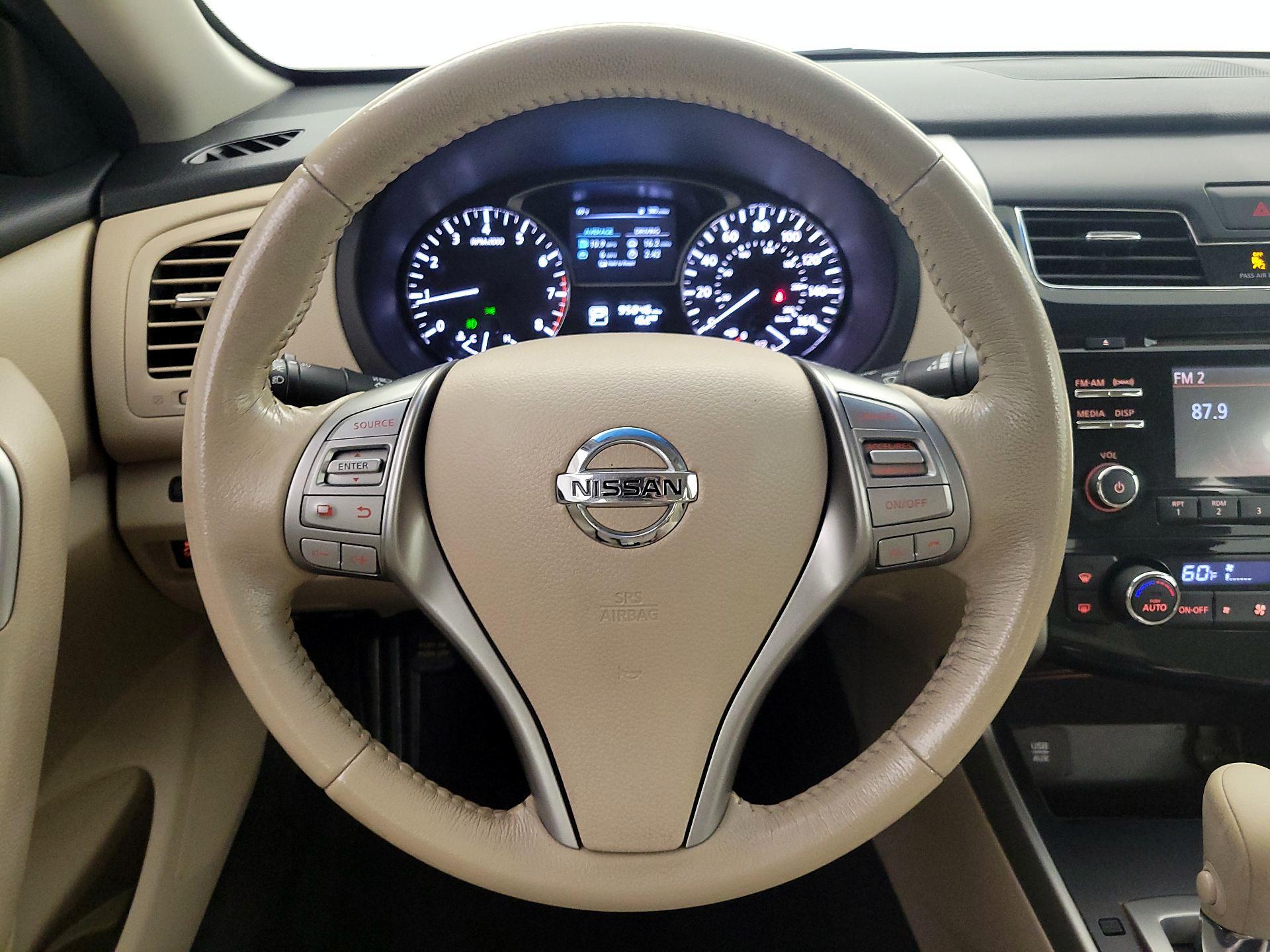 Thumbnail: 2015 Nissan Altima - 10
