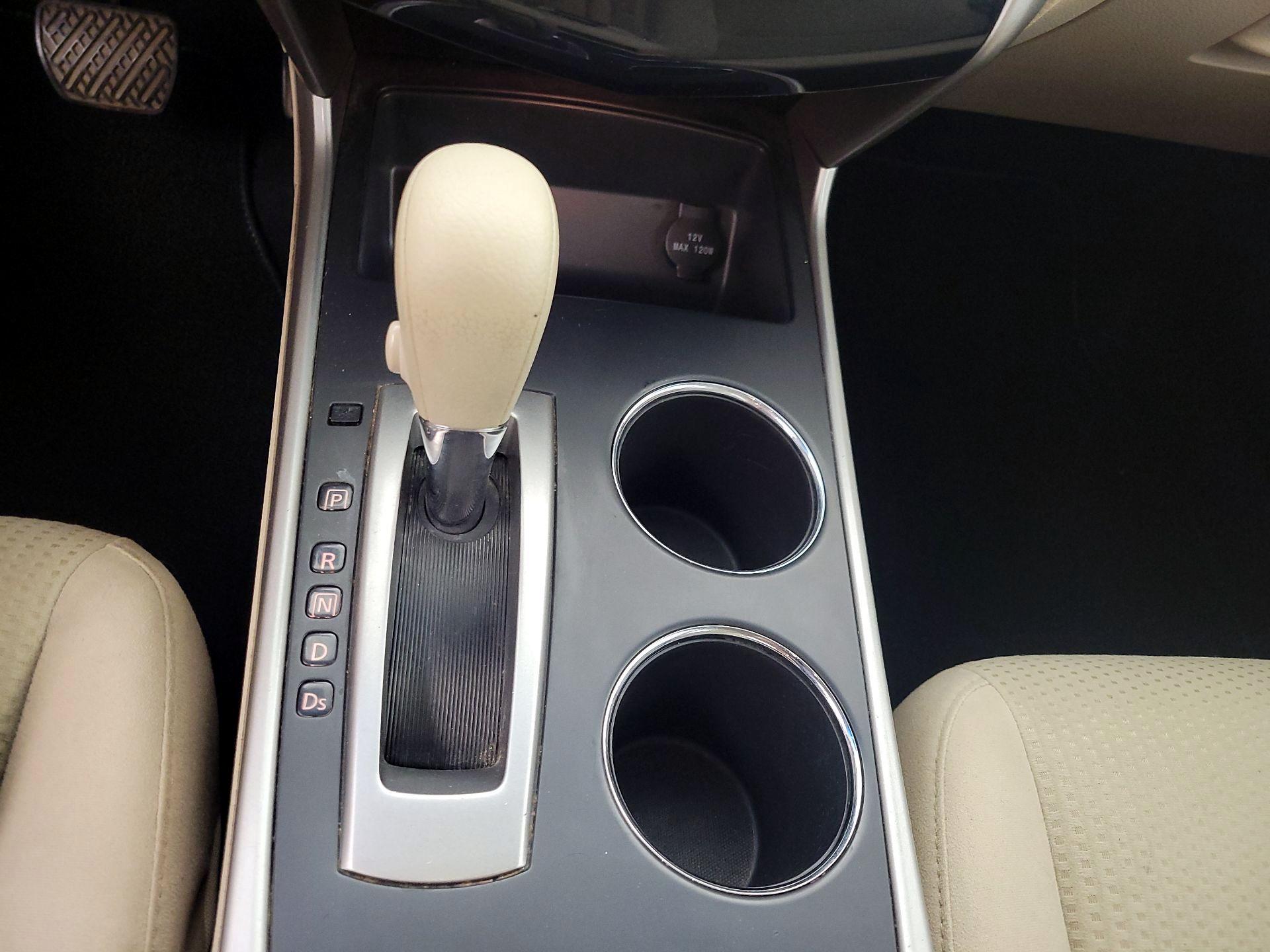 Thumbnail: 2015 Nissan Altima - 17