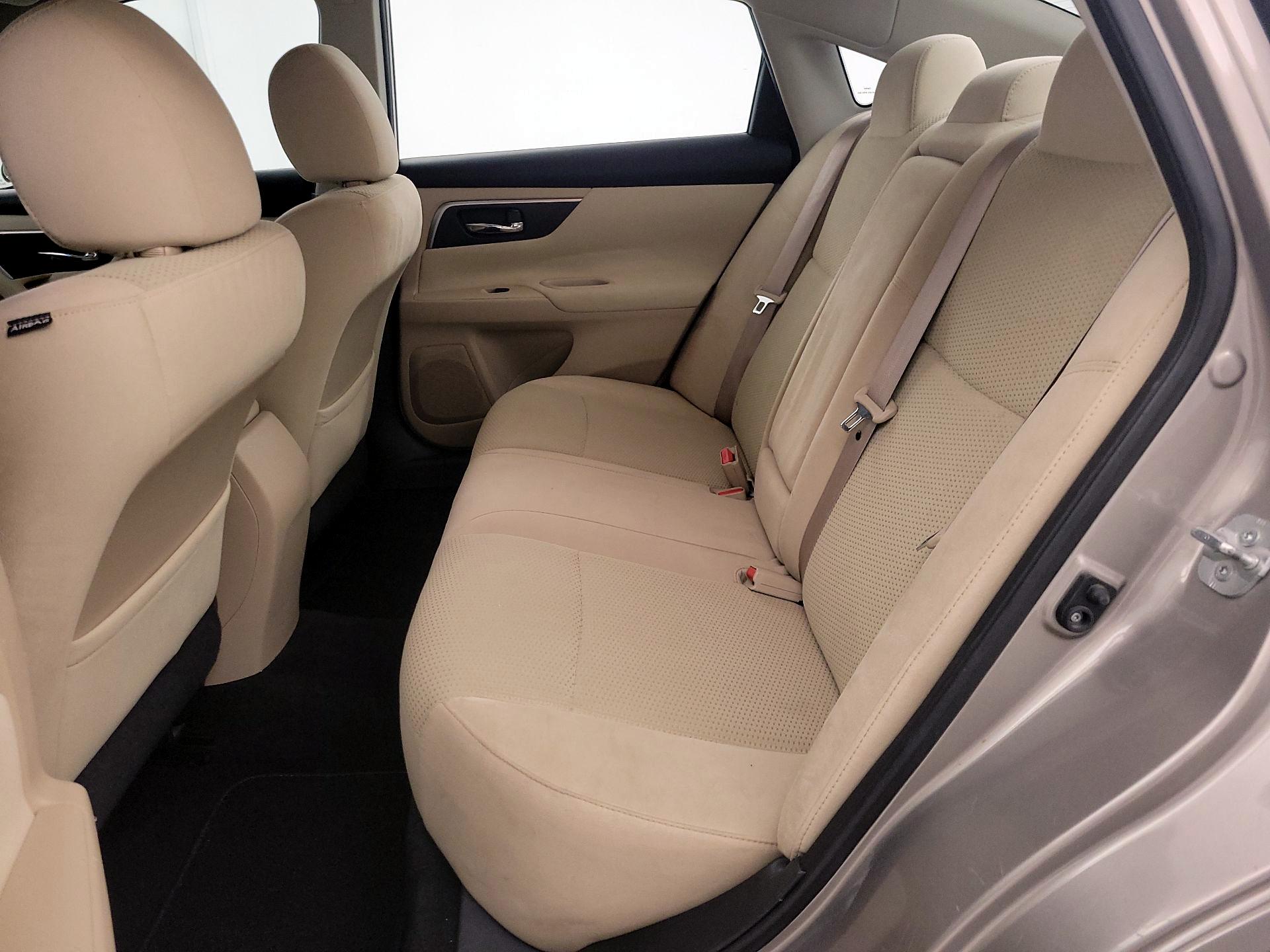 Thumbnail: 2015 Nissan Altima - 19