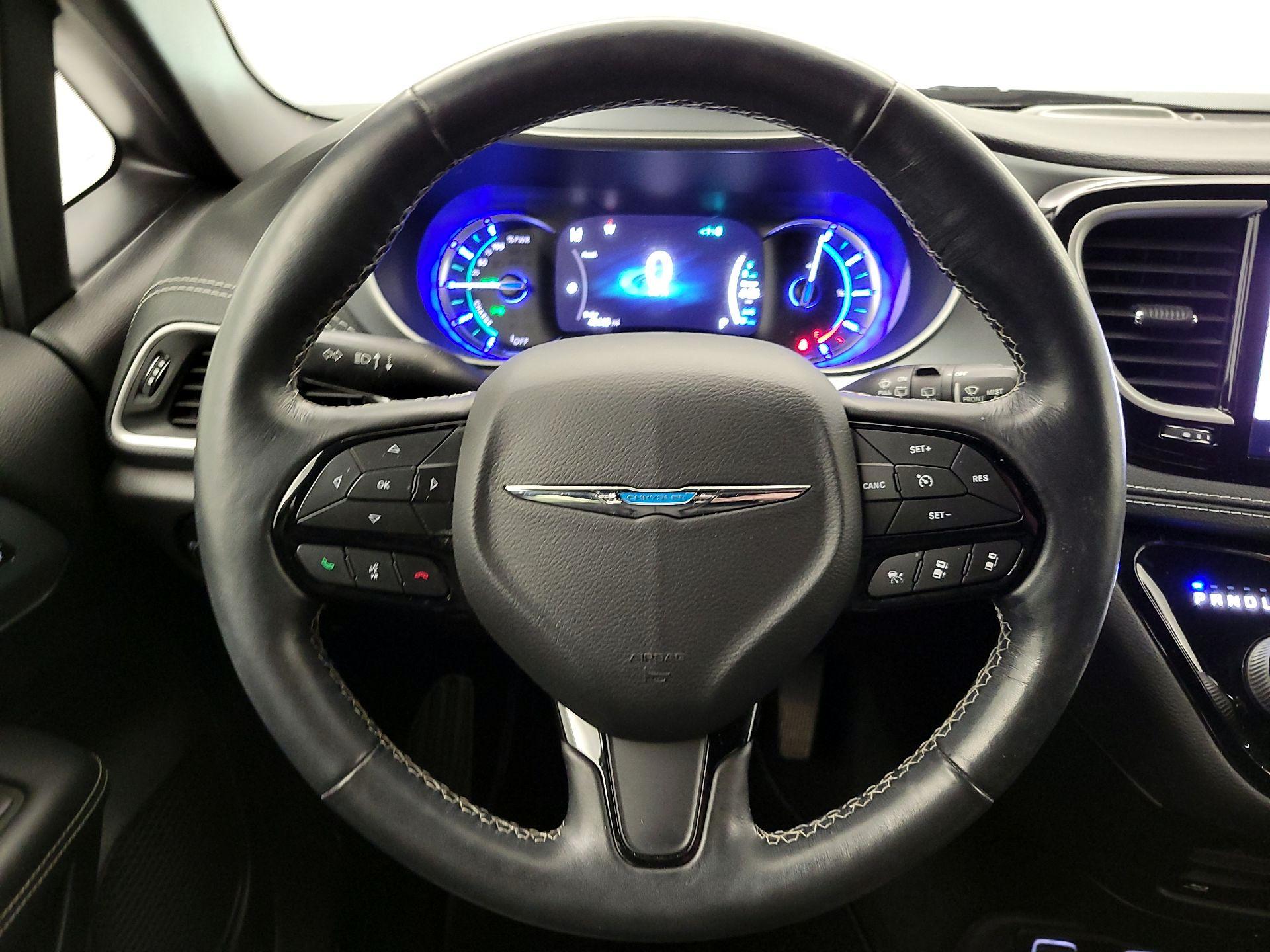 Thumbnail: 2021 Chrysler Pacifica - 10