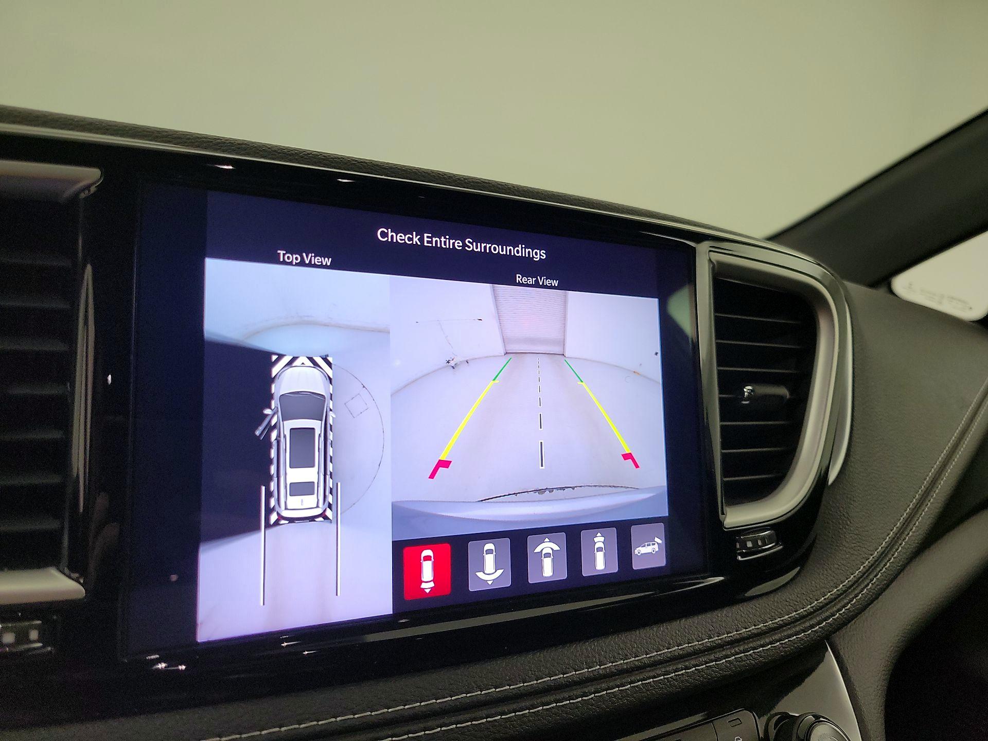 Thumbnail: 2021 Chrysler Pacifica - 15