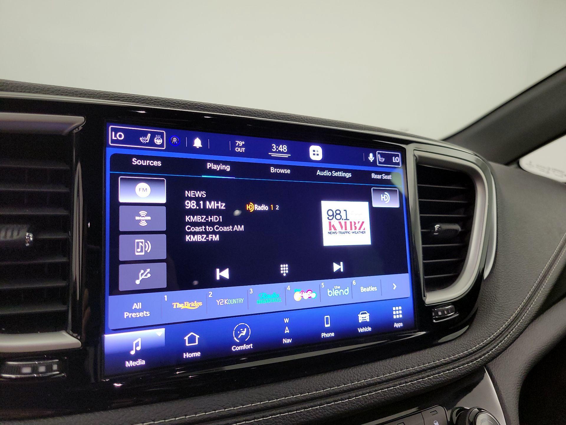 Thumbnail: 2021 Chrysler Pacifica - 16