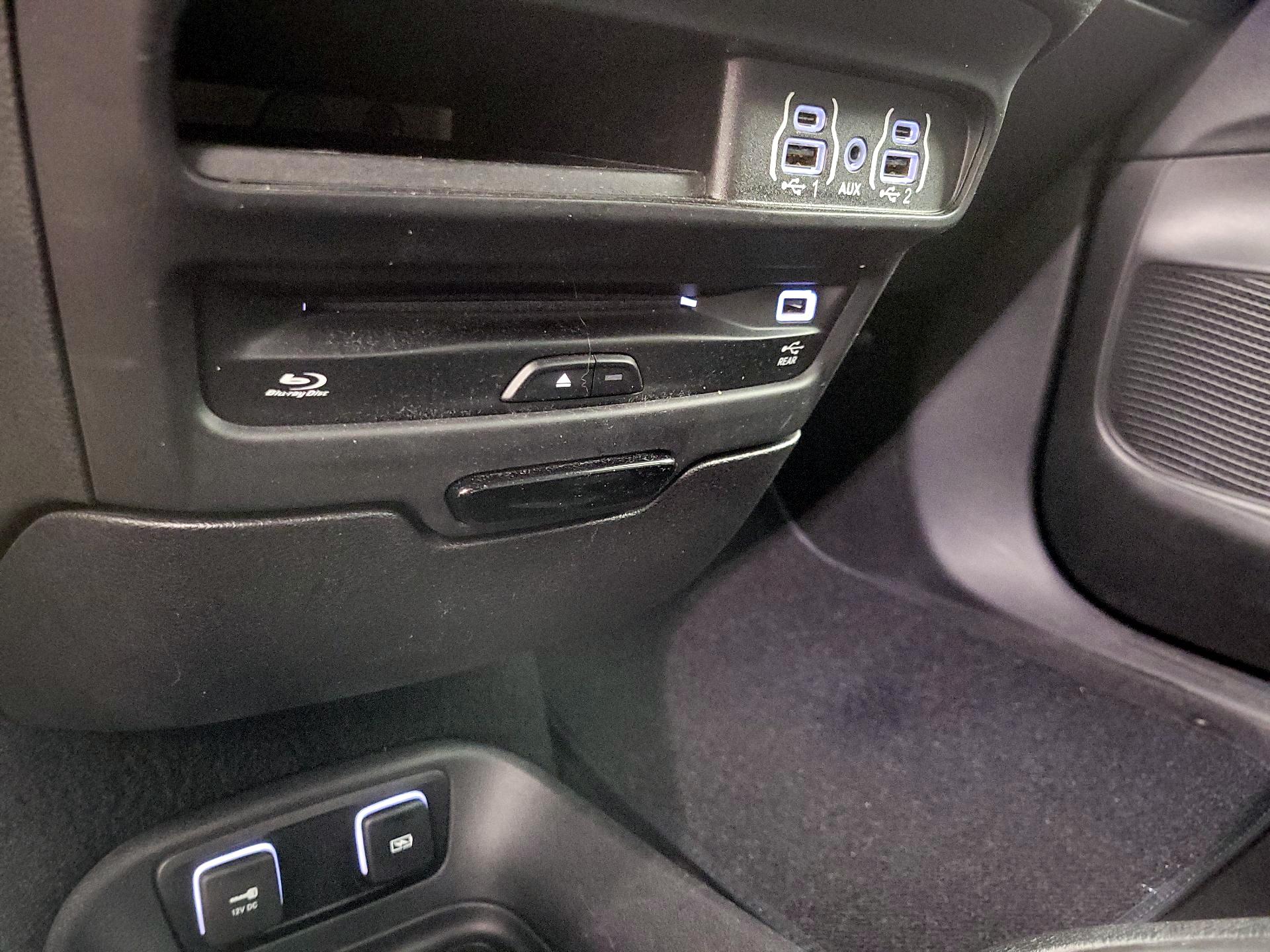 Thumbnail: 2021 Chrysler Pacifica - 19