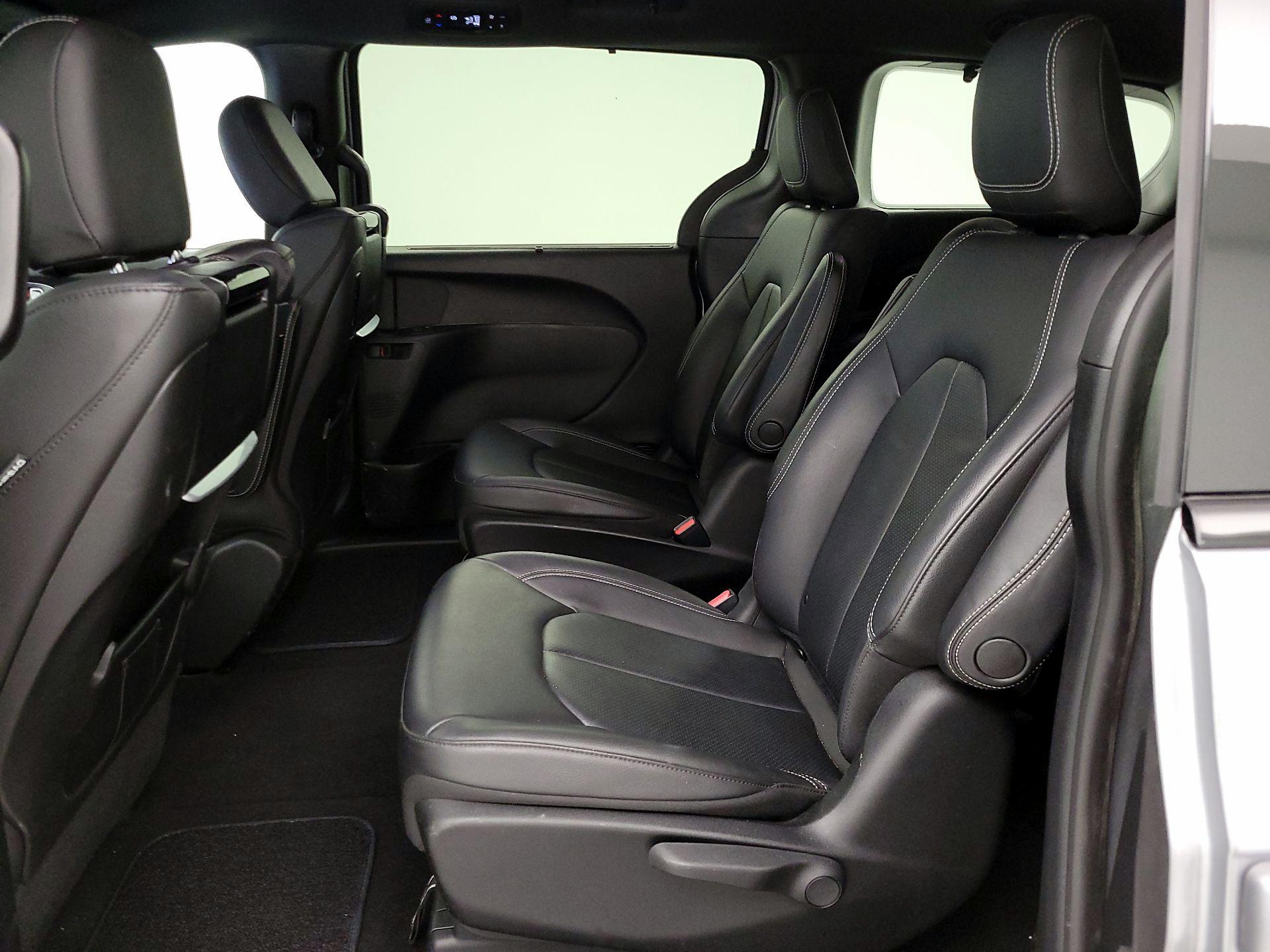 Thumbnail: 2021 Chrysler Pacifica - 20