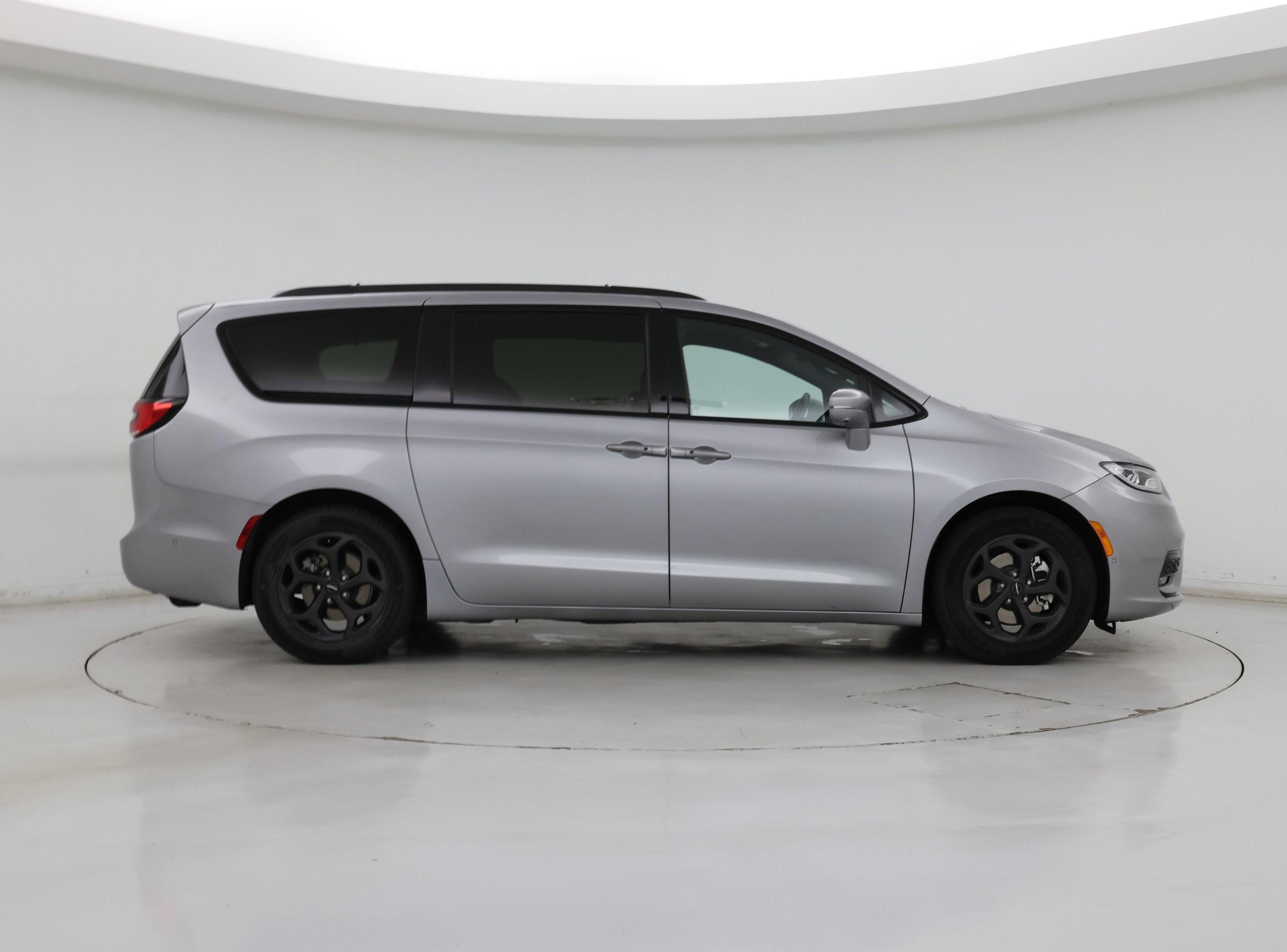 Thumbnail: 2021 Chrysler Pacifica - 7