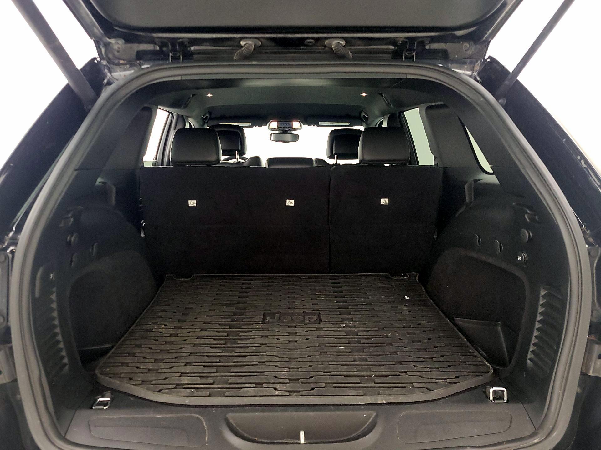 Thumbnail: 2017 Jeep Grand Cherokee - 20