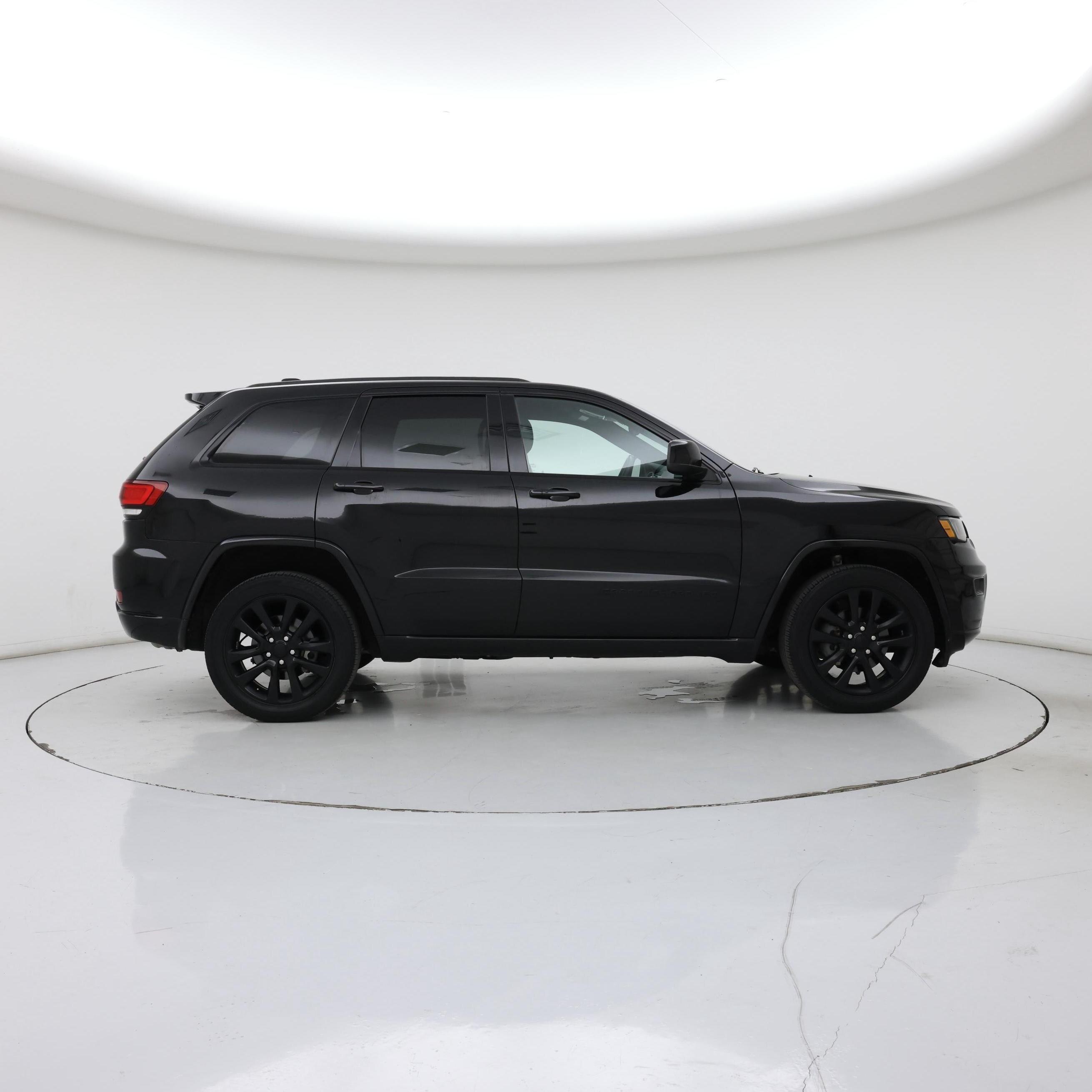 Thumbnail: 2017 Jeep Grand Cherokee - 7