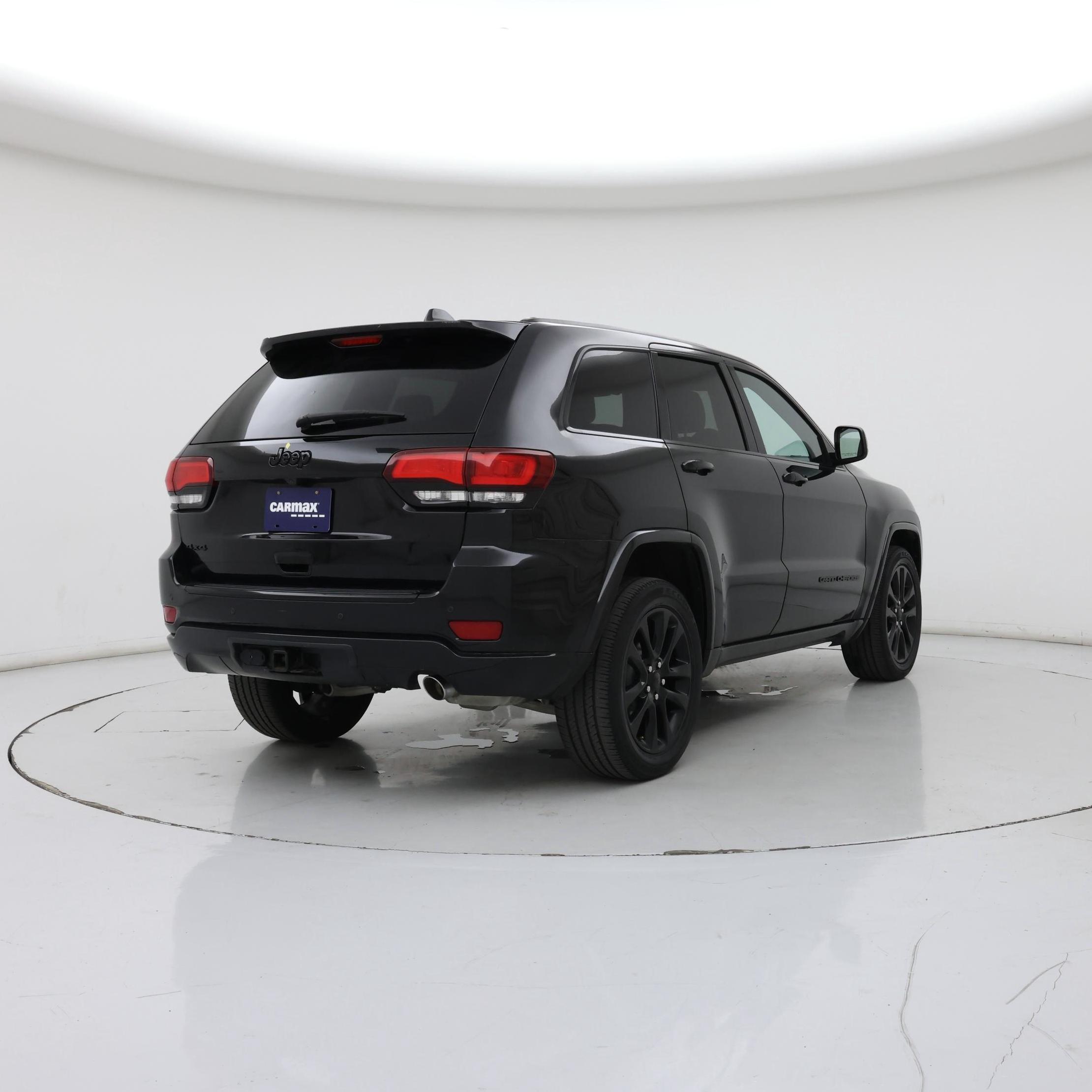 Thumbnail: 2017 Jeep Grand Cherokee - 8
