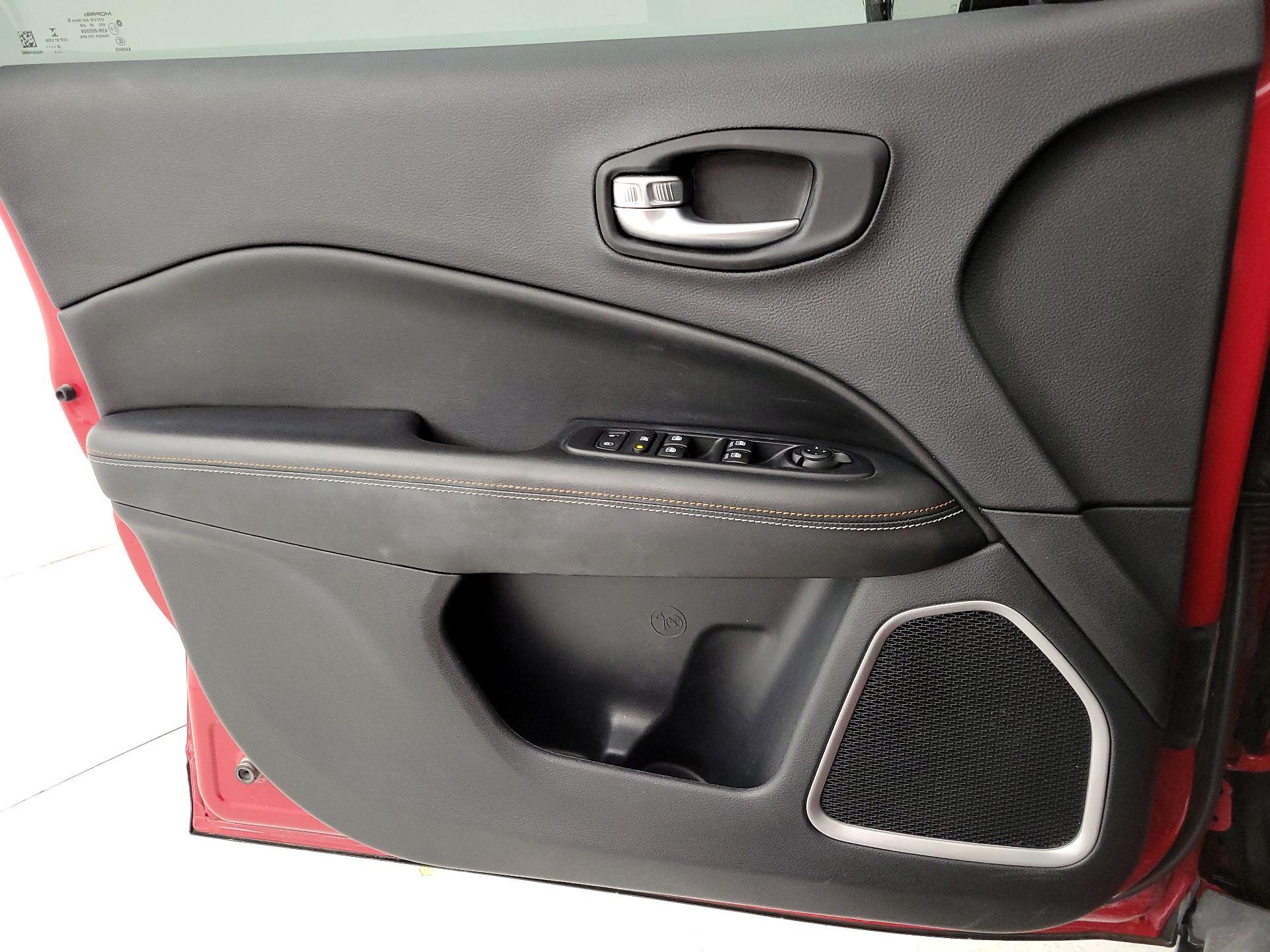 Thumbnail: 2021 Jeep Compass - 12