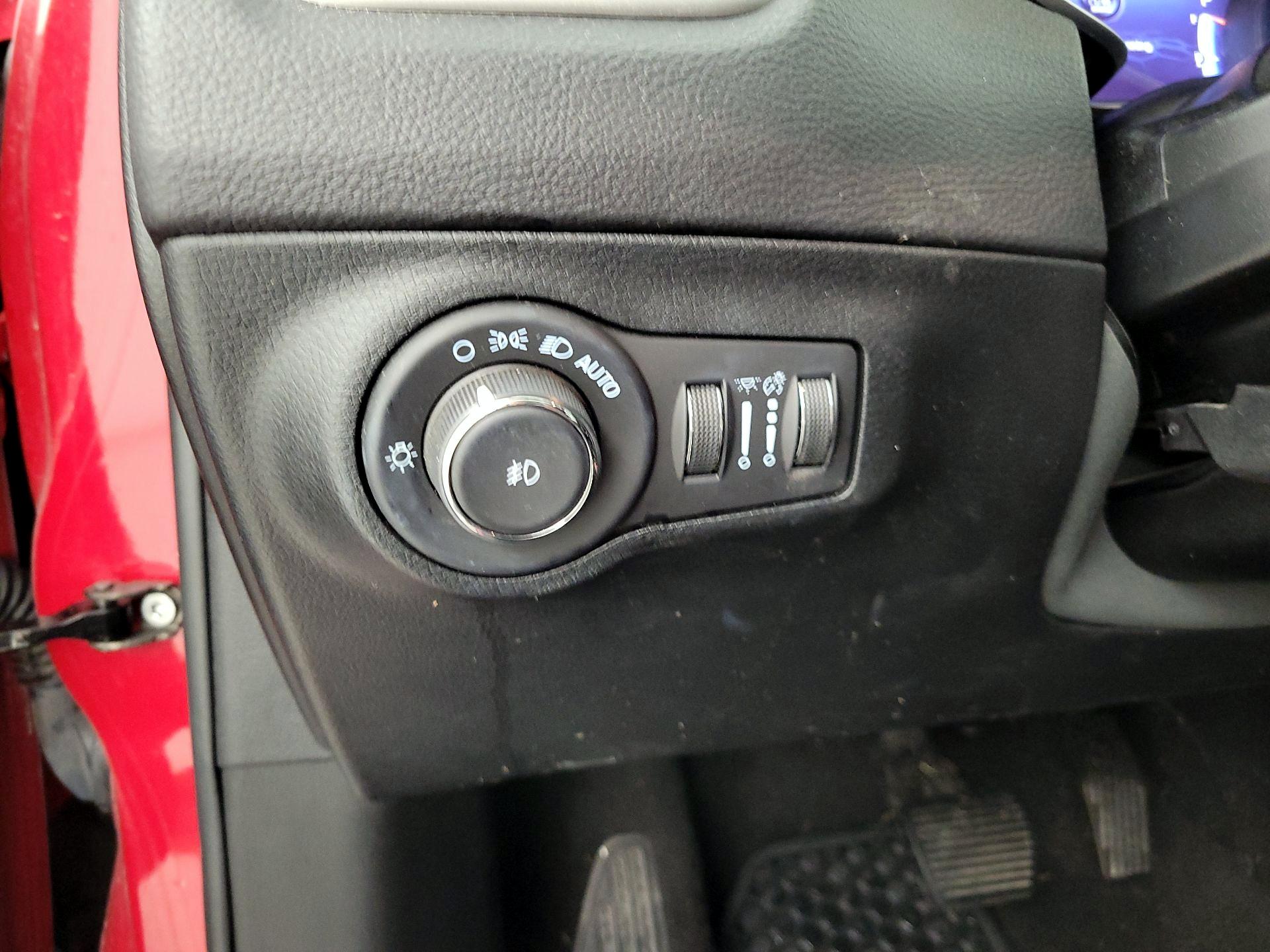 Thumbnail: 2021 Jeep Compass - 13