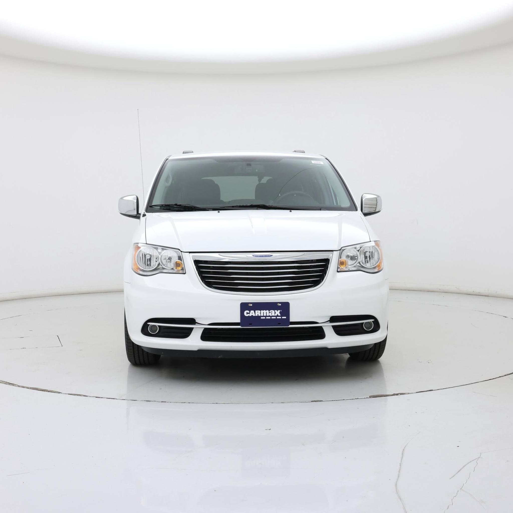 Thumbnail: 2014 Chrysler Town & Country - 5