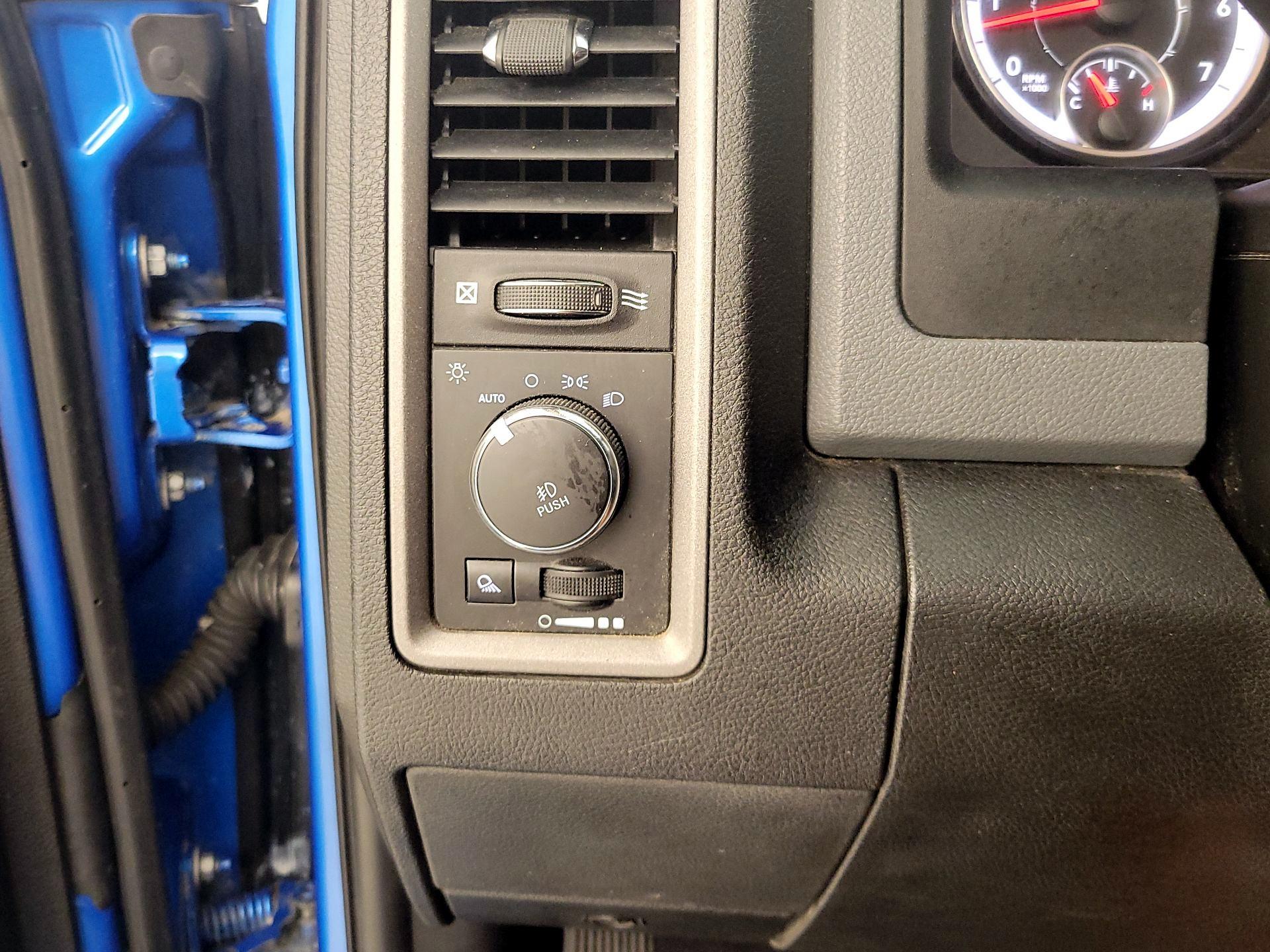 Thumbnail: 2019 RAM 1500 Classic - 13