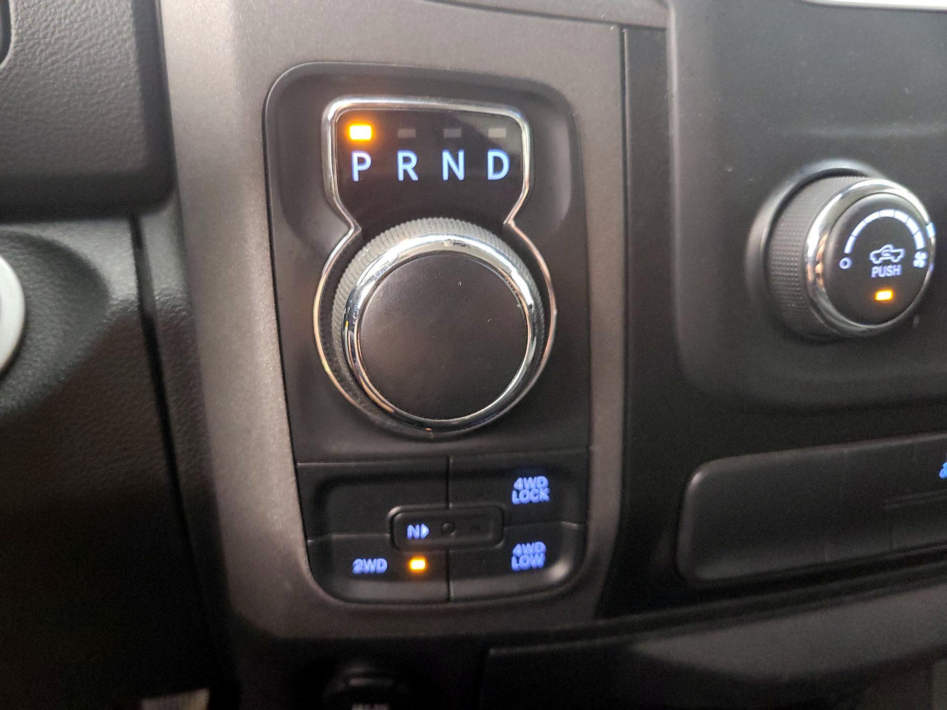Thumbnail: 2019 RAM 1500 Classic - 17