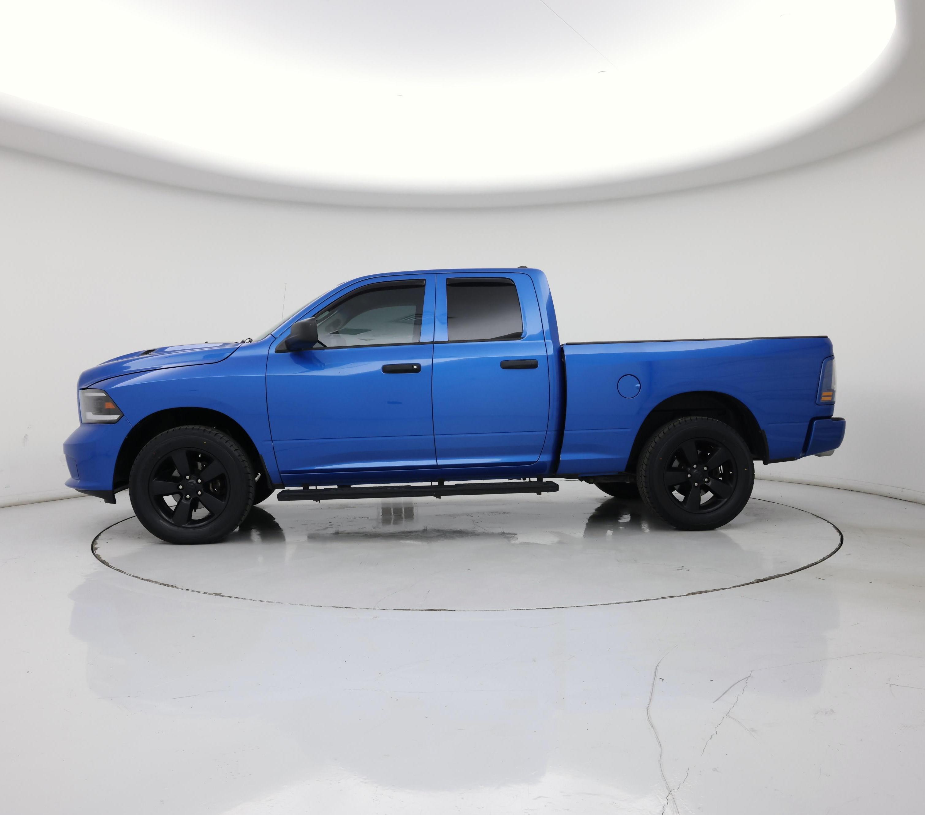 Thumbnail: 2019 RAM 1500 Classic - 3