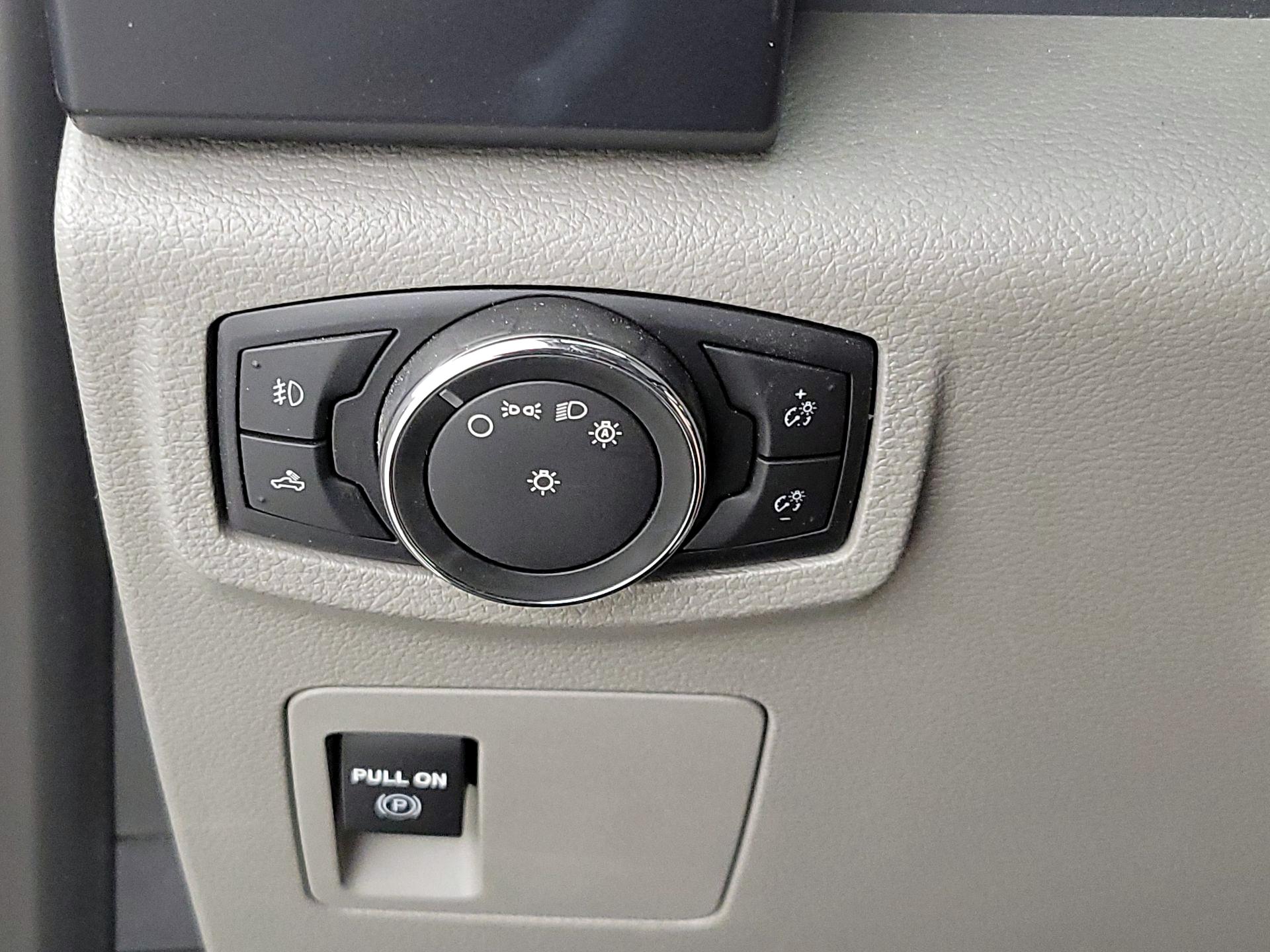 Thumbnail: 2016 Ford F-150 - 13