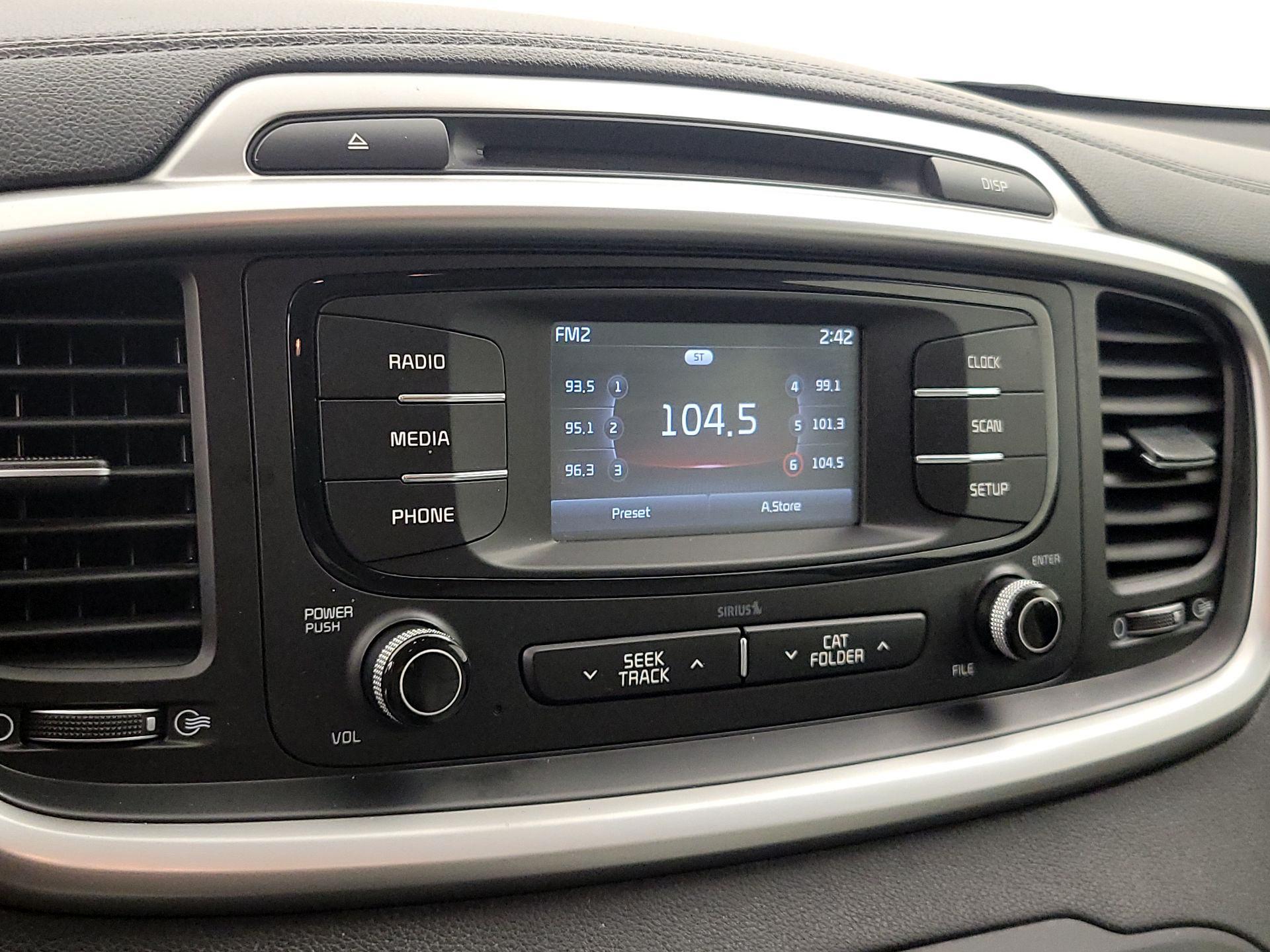 Thumbnail: 2016 Kia Sorento - 15