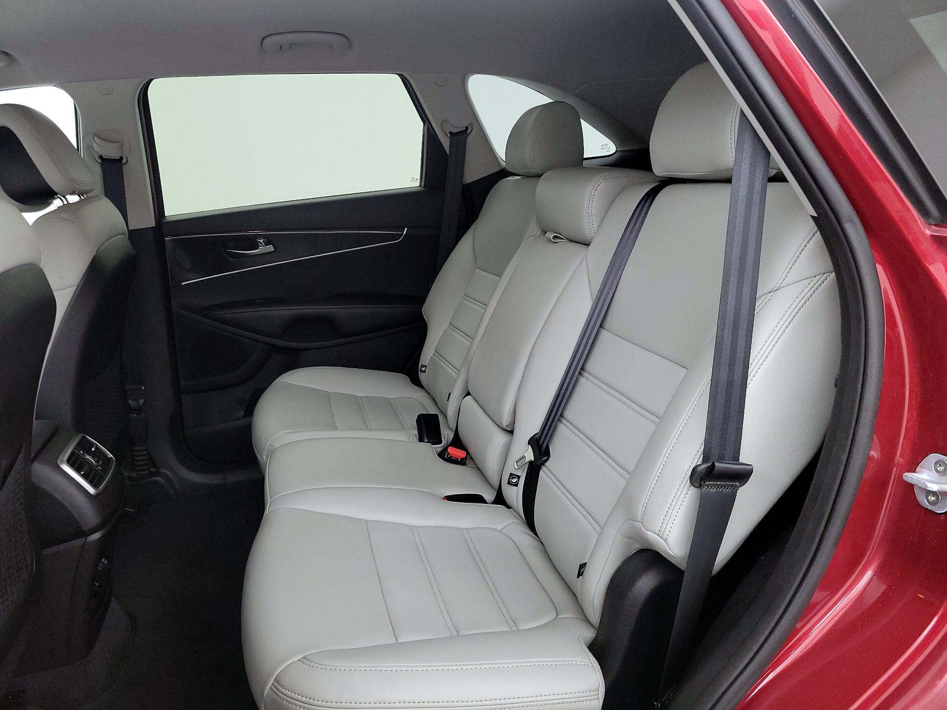 Thumbnail: 2016 Kia Sorento - 19
