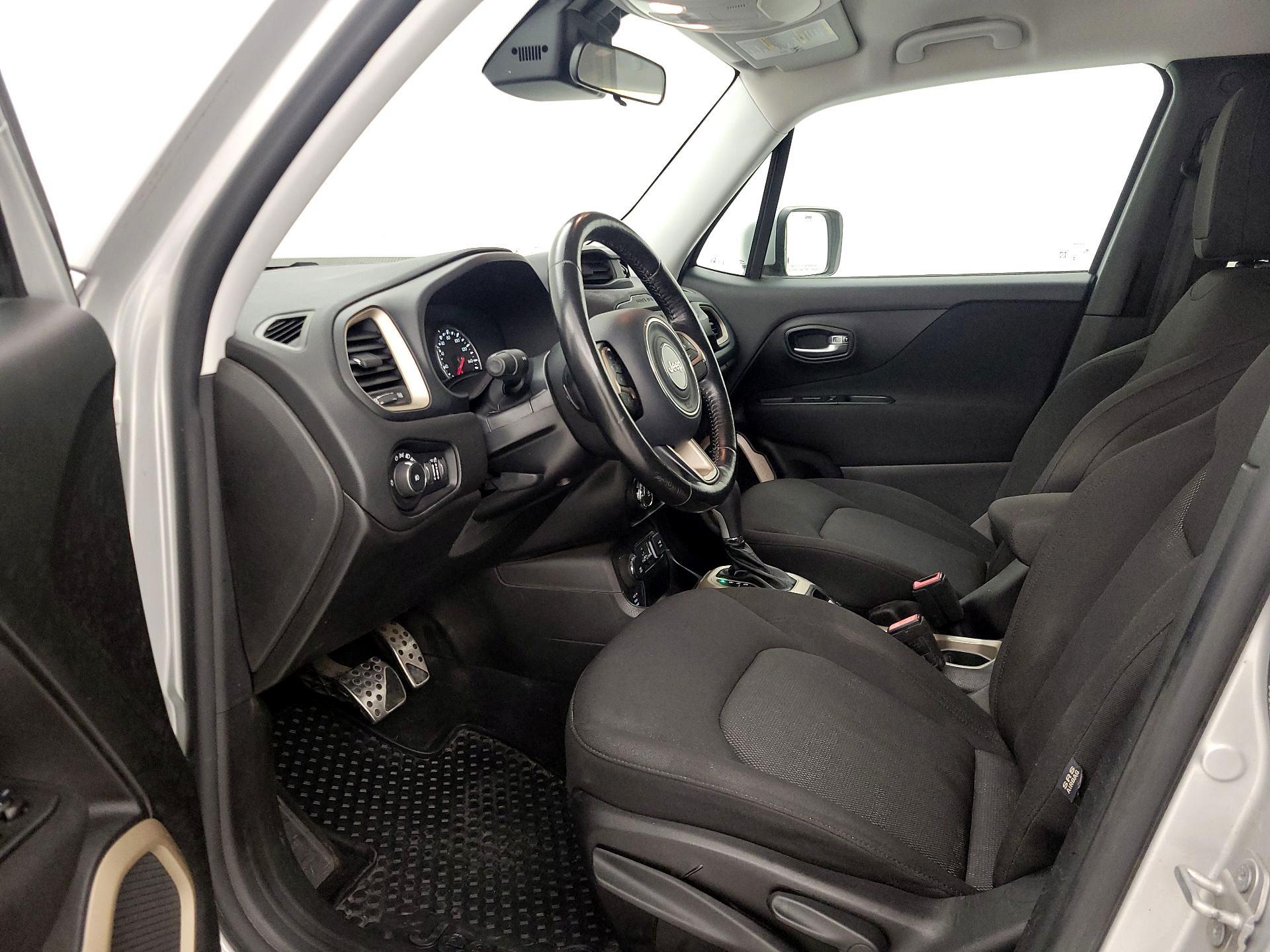 Thumbnail: 2016 Jeep Renegade - 11
