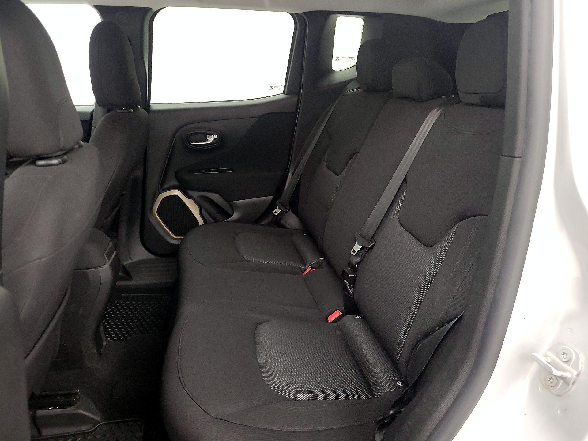Thumbnail: 2016 Jeep Renegade - 19