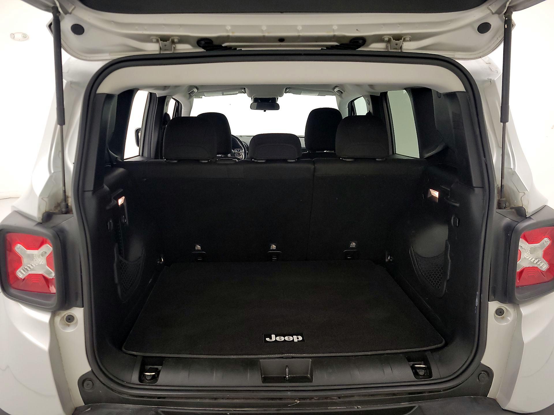 Thumbnail: 2016 Jeep Renegade - 20