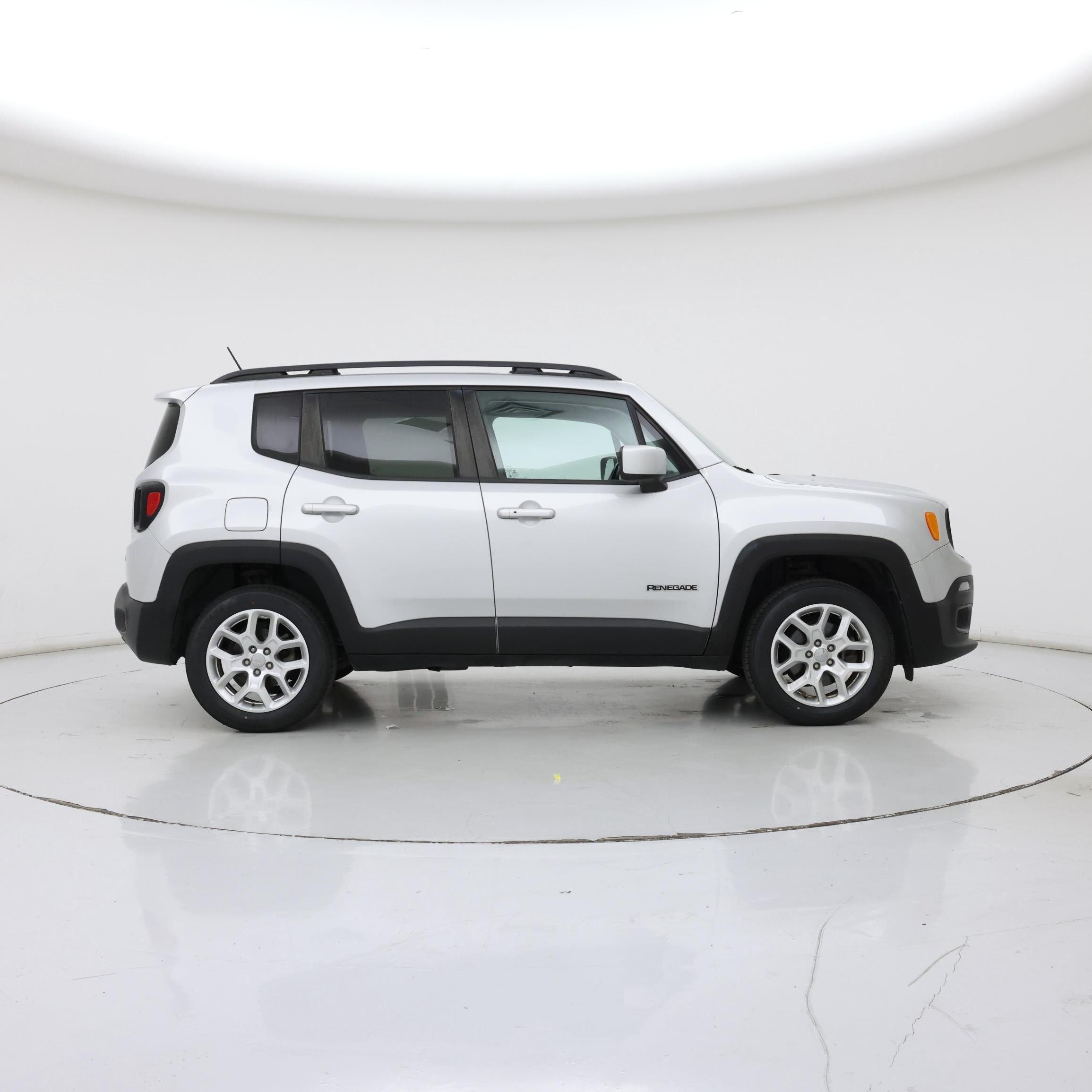 Thumbnail: 2016 Jeep Renegade - 7