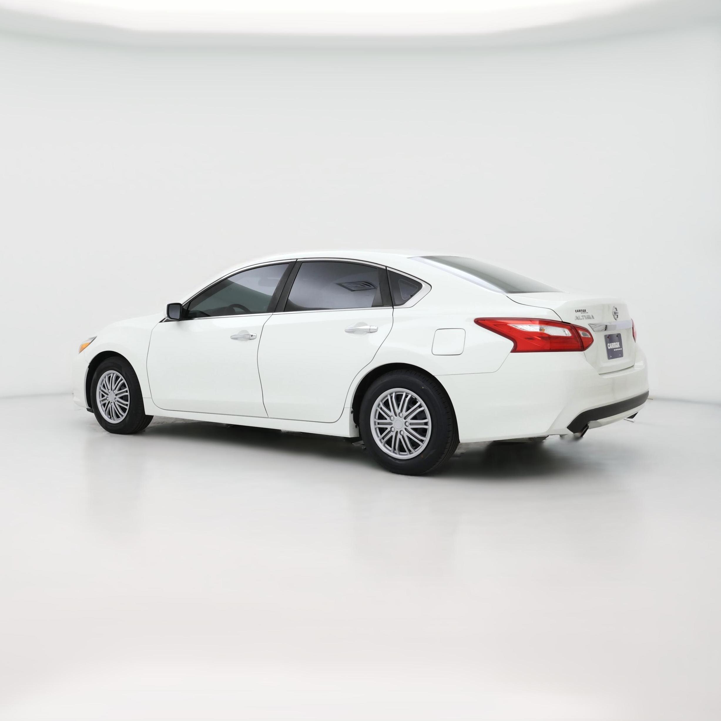 Thumbnail: 2016 Nissan Altima - 1