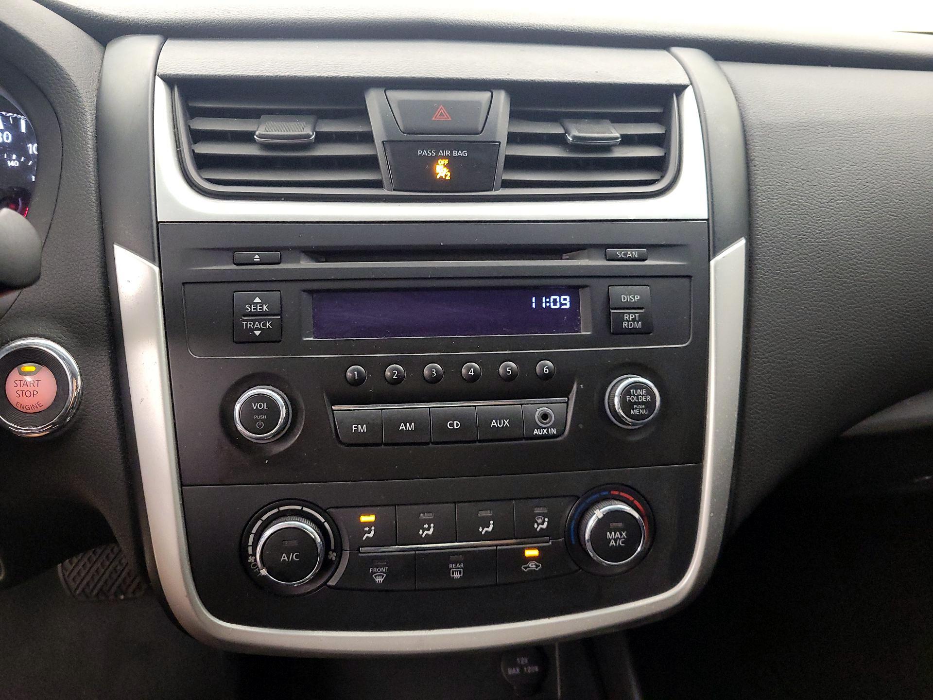 Thumbnail: 2016 Nissan Altima - 14