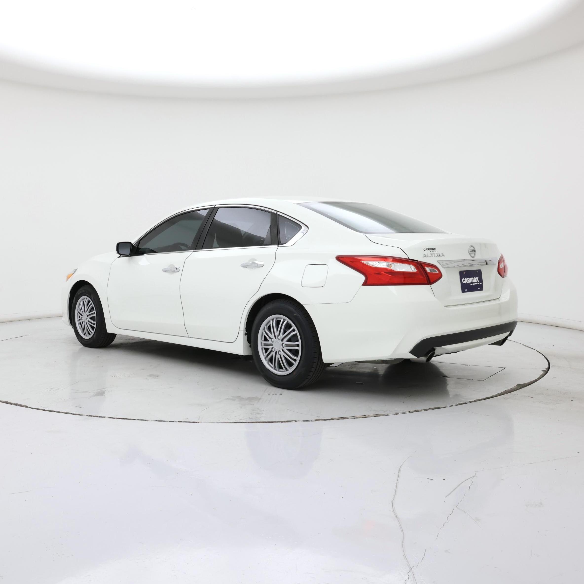 Thumbnail: 2016 Nissan Altima - 2