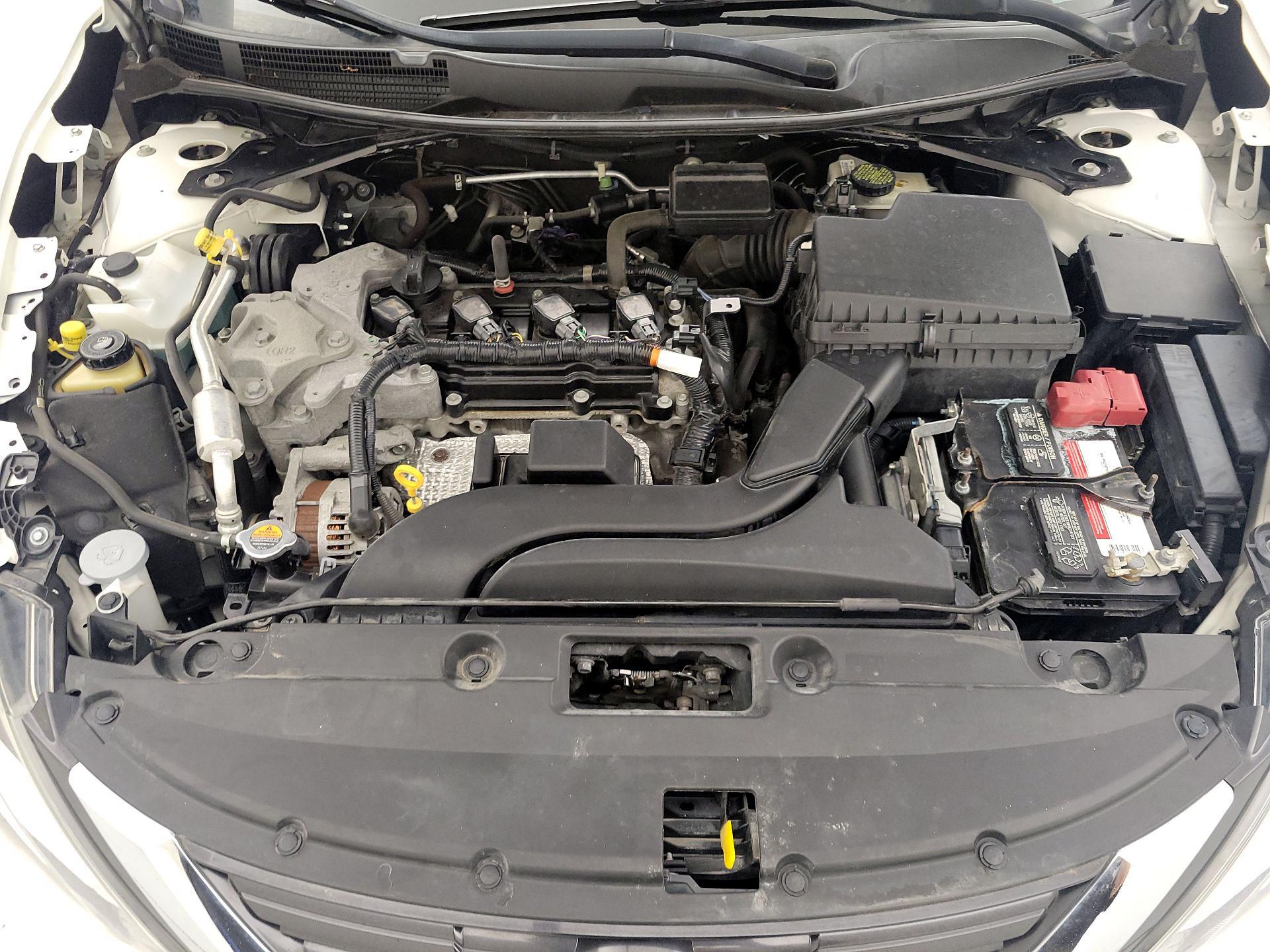 Thumbnail: 2016 Nissan Altima - 20