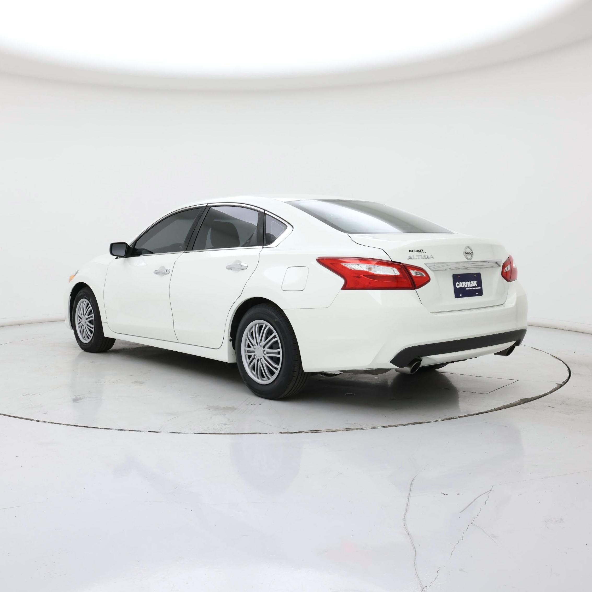 Thumbnail: 2016 Nissan Altima - 5