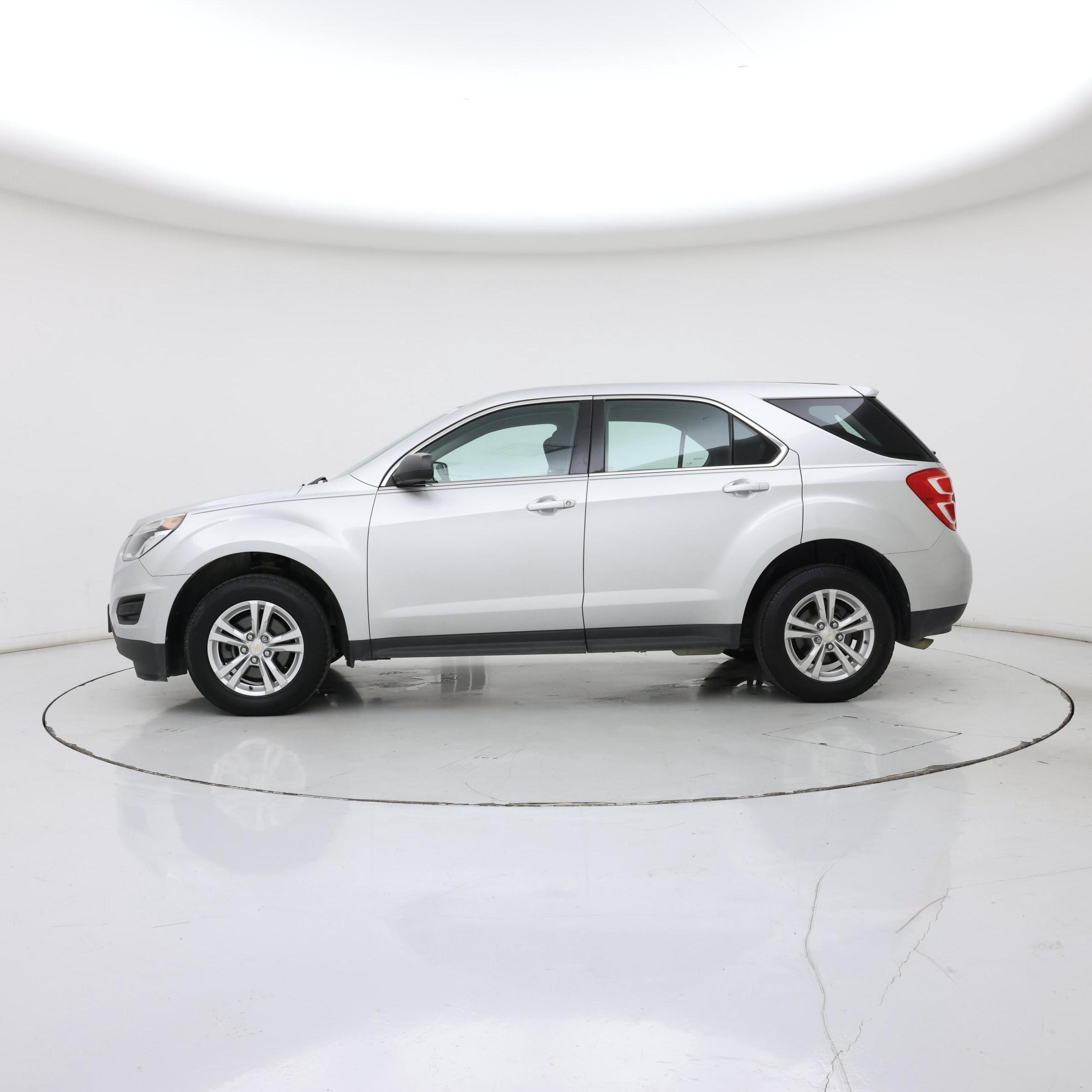 Thumbnail: 2017 Chevrolet Equinox - 3