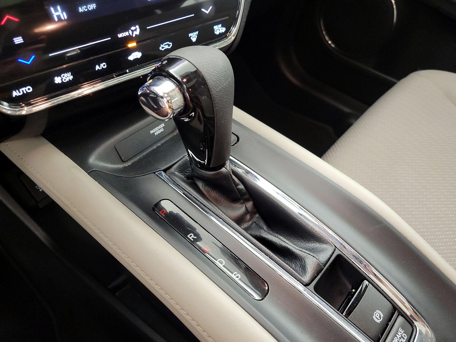 Thumbnail: 2016 Honda HR-V - 17