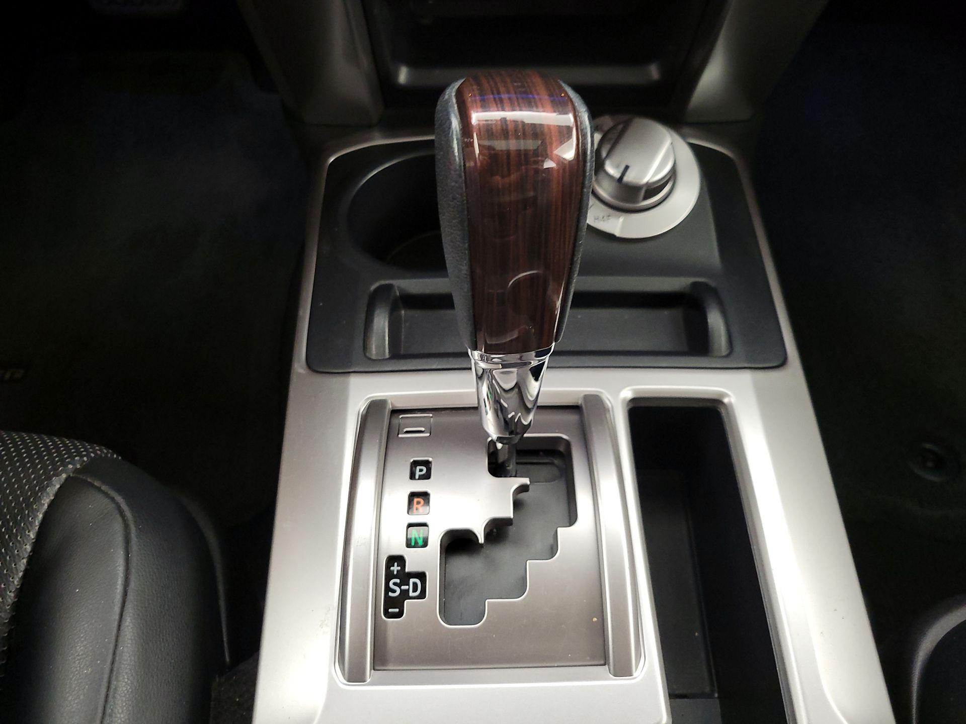 Thumbnail: 2014 Toyota 4Runner - 17